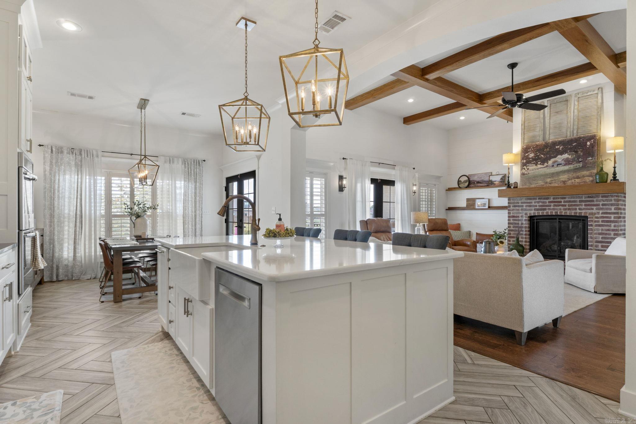SADDLE CREEK - Residential