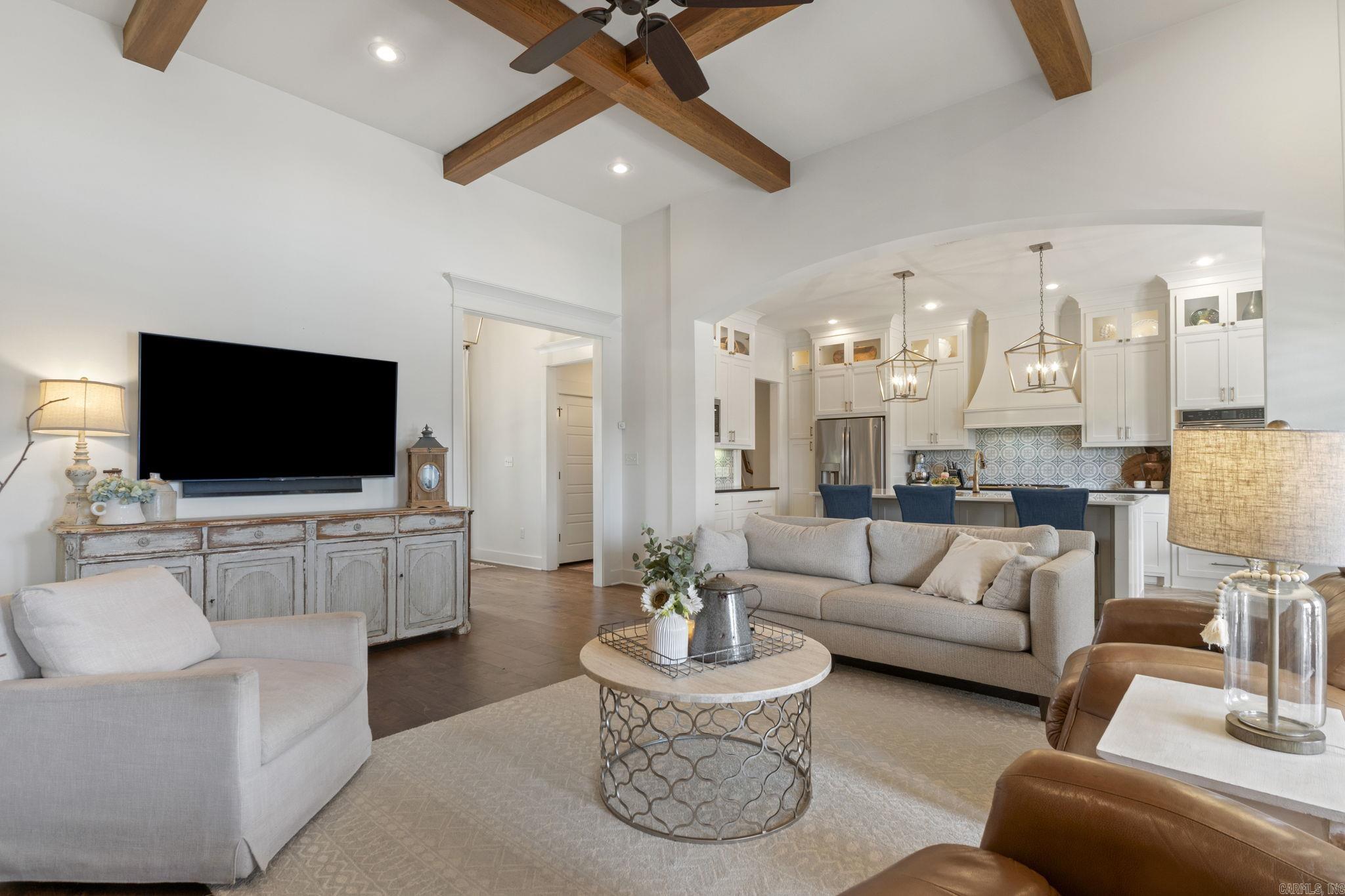 SADDLE CREEK - Residential