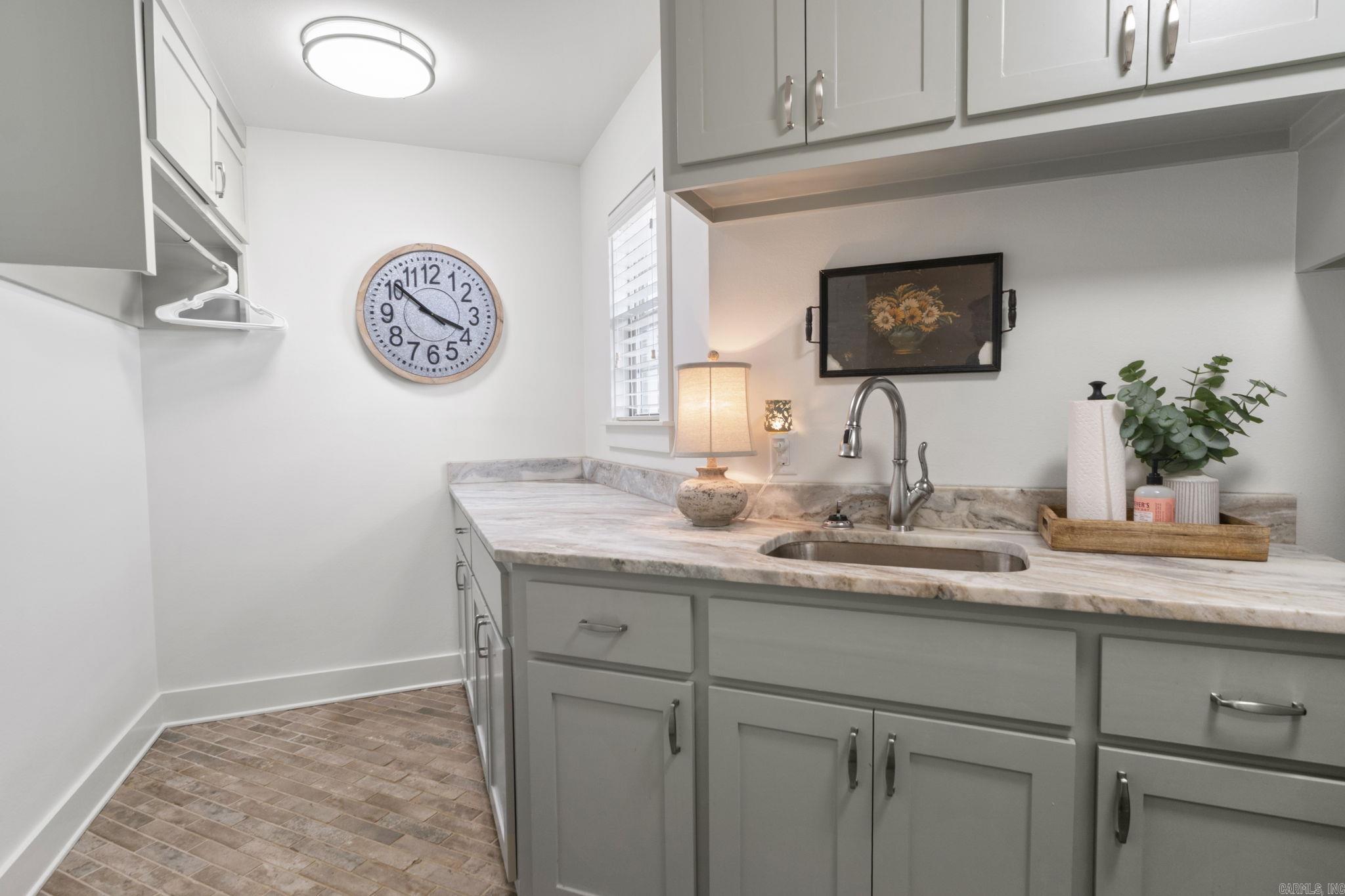 SADDLE CREEK - Residential