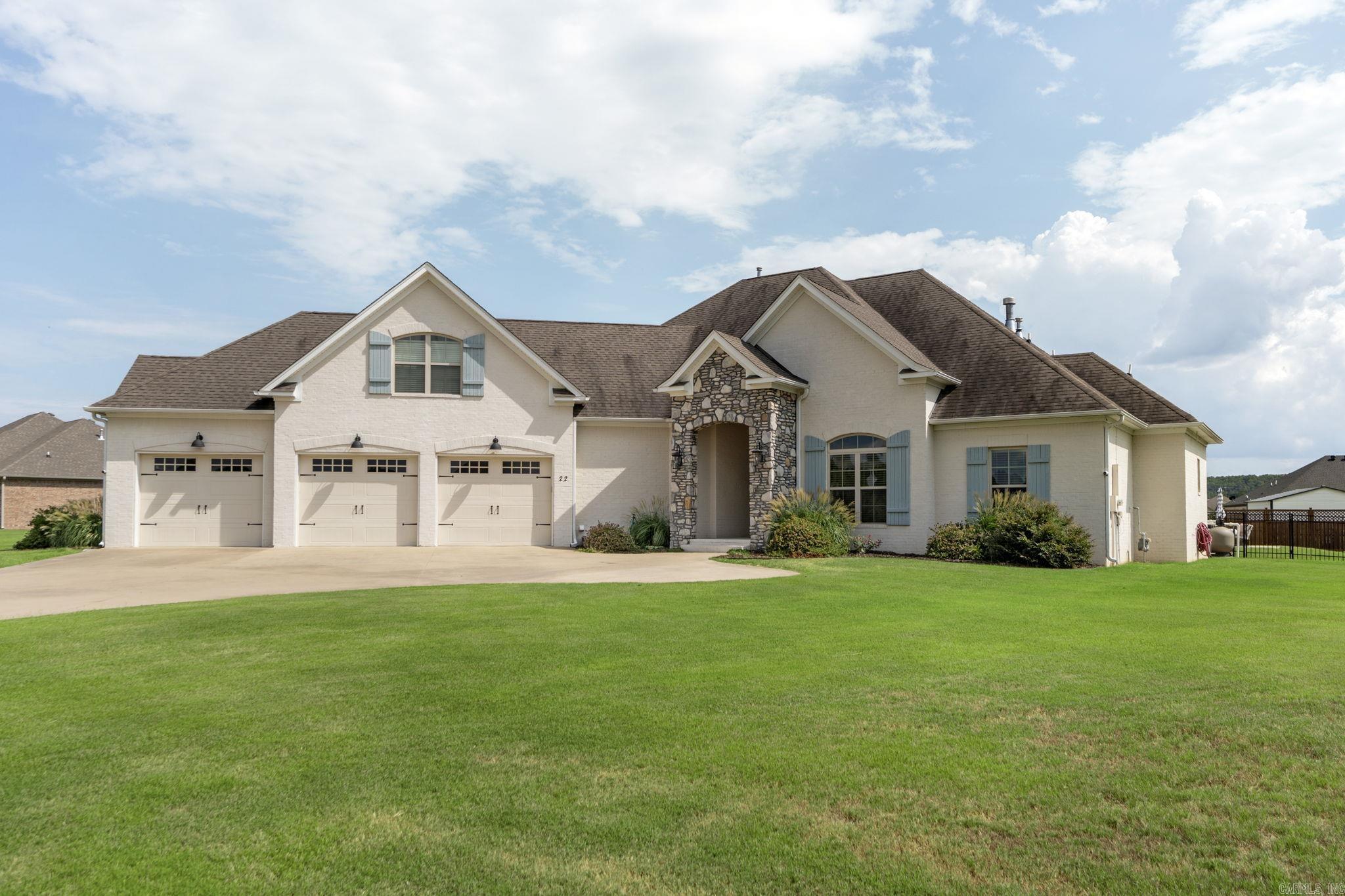 SADDLE CREEK - Residential