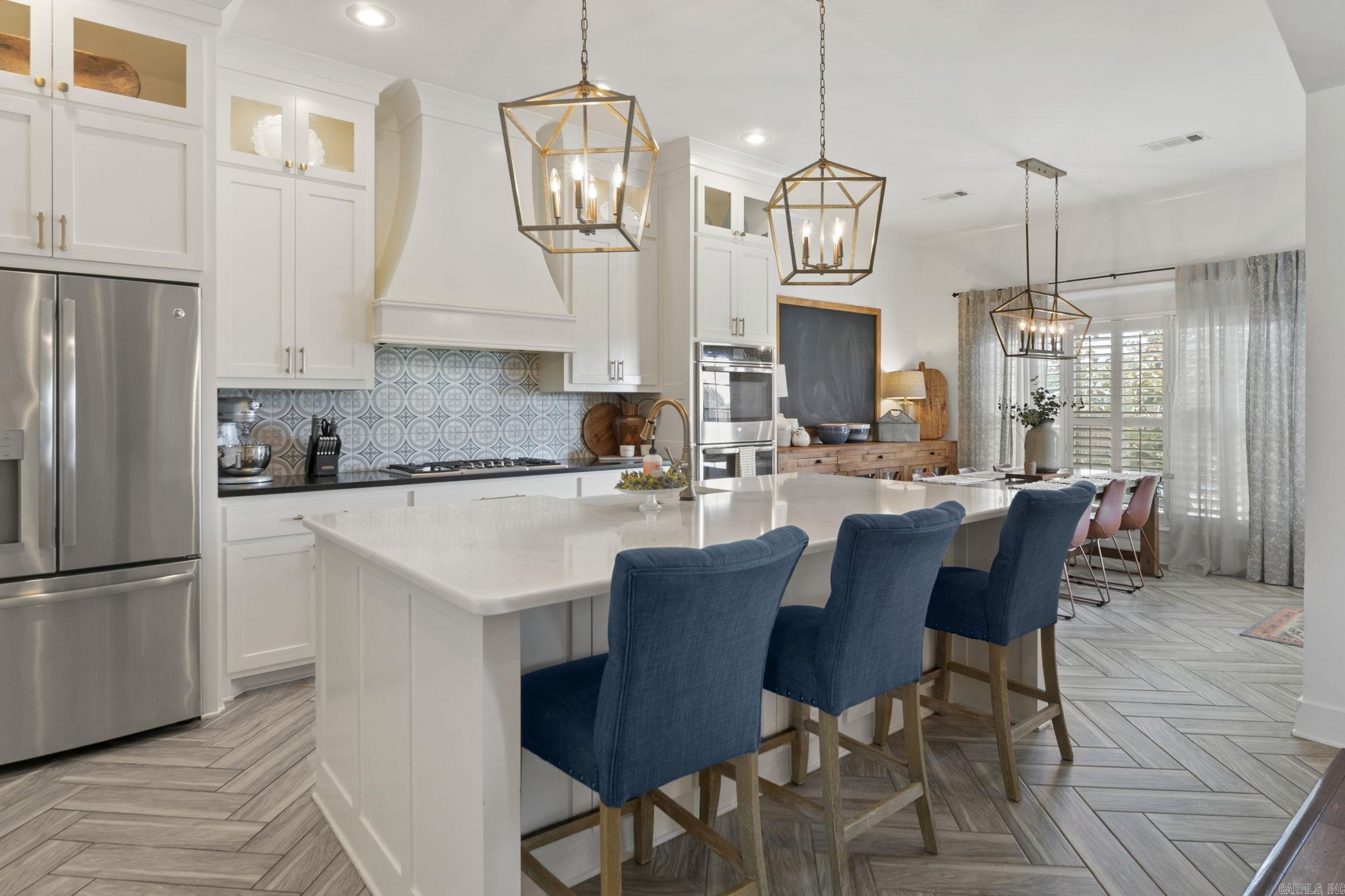 SADDLE CREEK - Residential