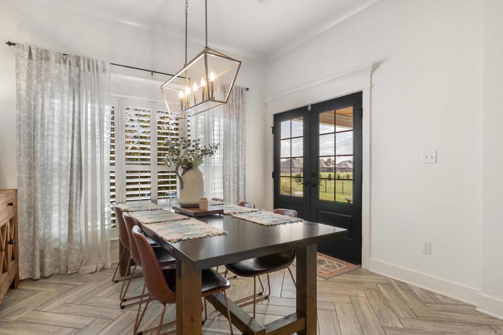 SADDLE CREEK - Residential