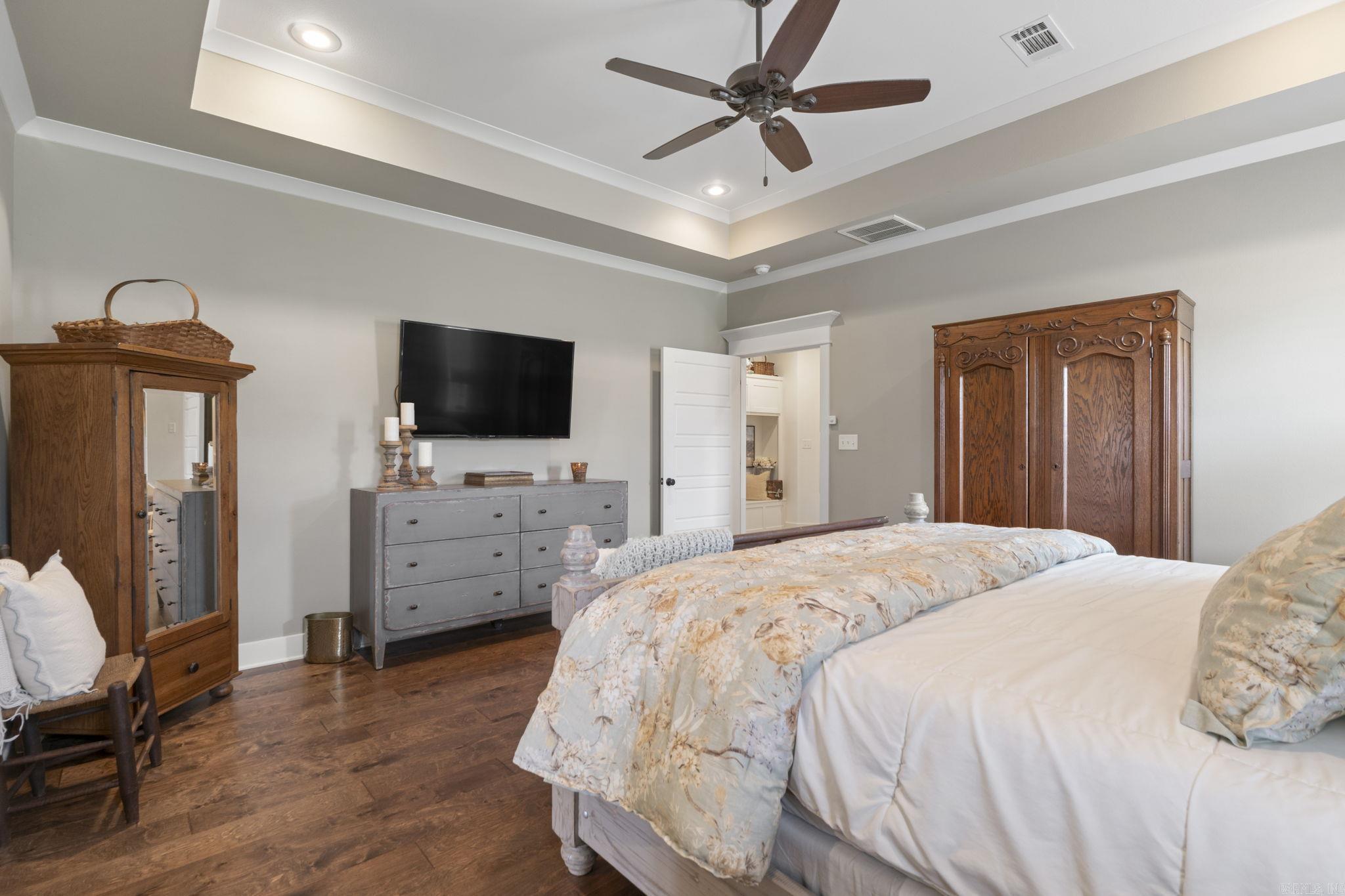 SADDLE CREEK - Residential