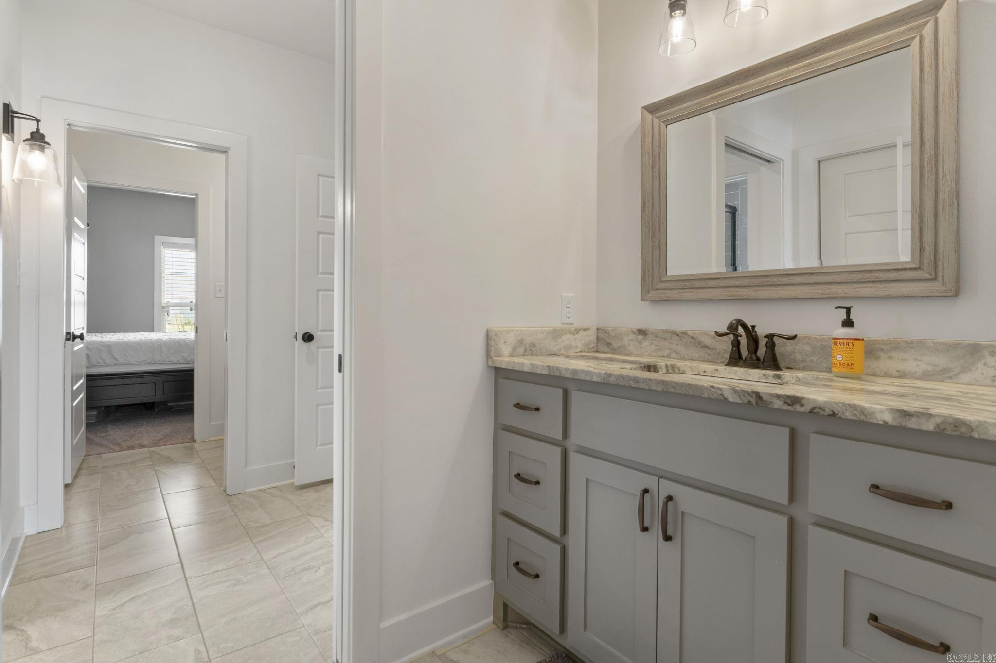SADDLE CREEK - Residential