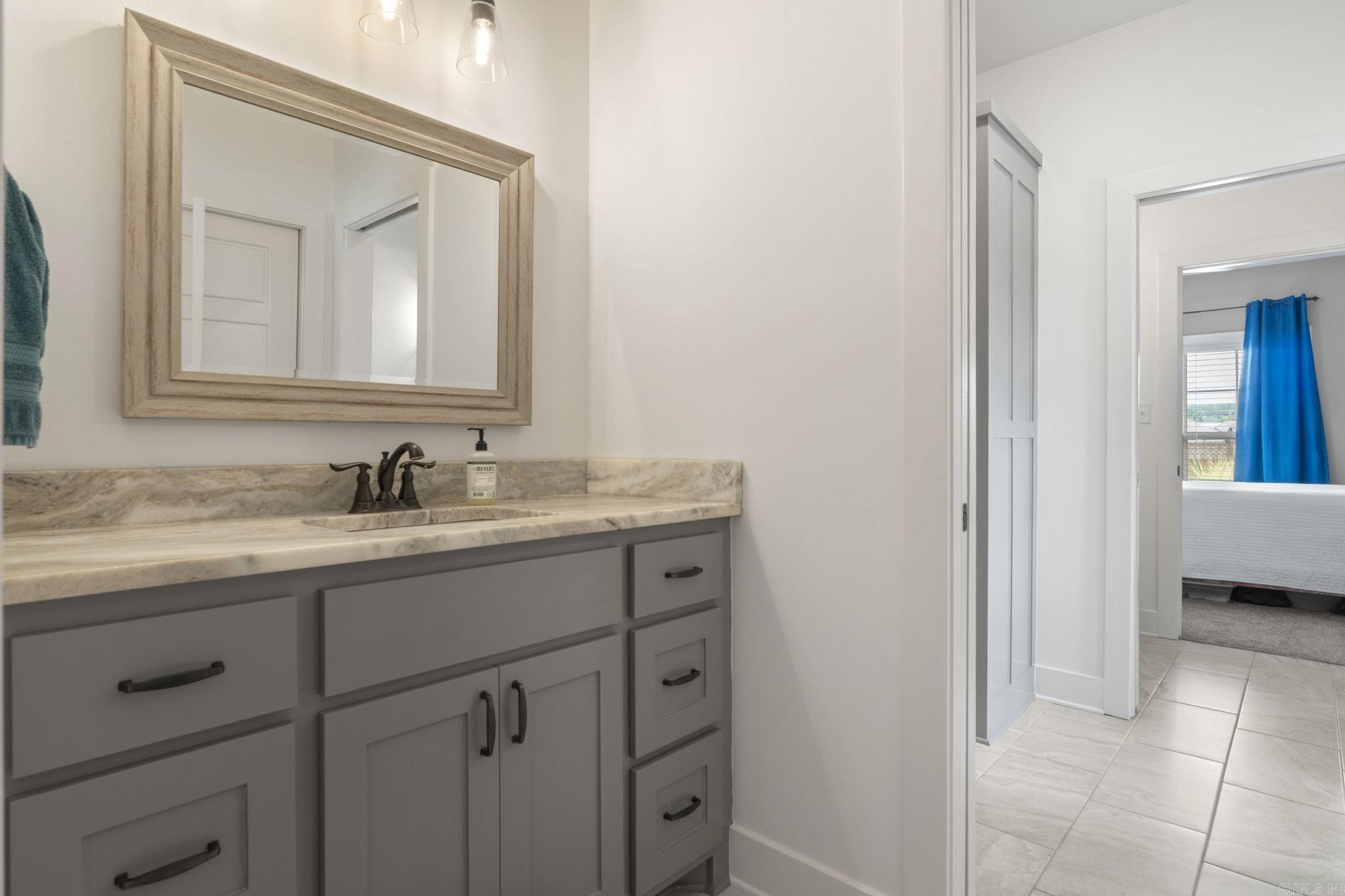 SADDLE CREEK - Residential