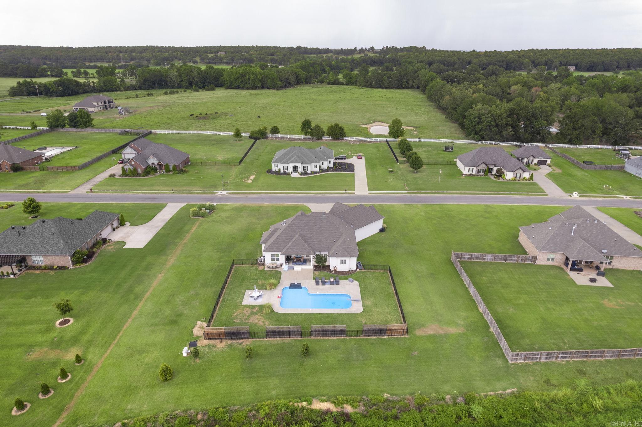 SADDLE CREEK - Residential