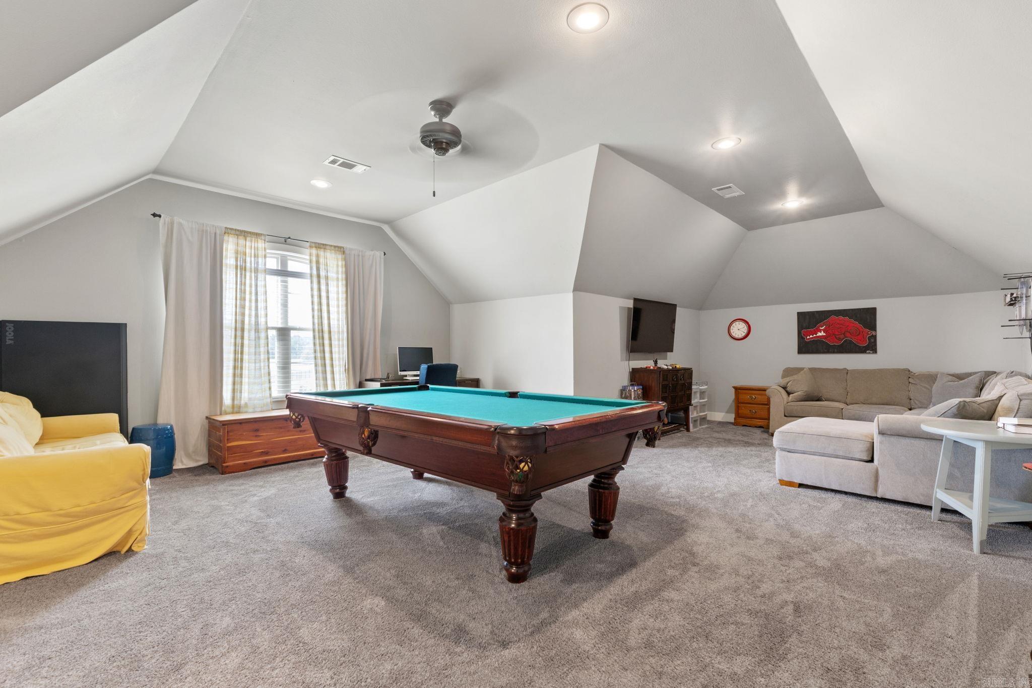 SADDLE CREEK - Residential
