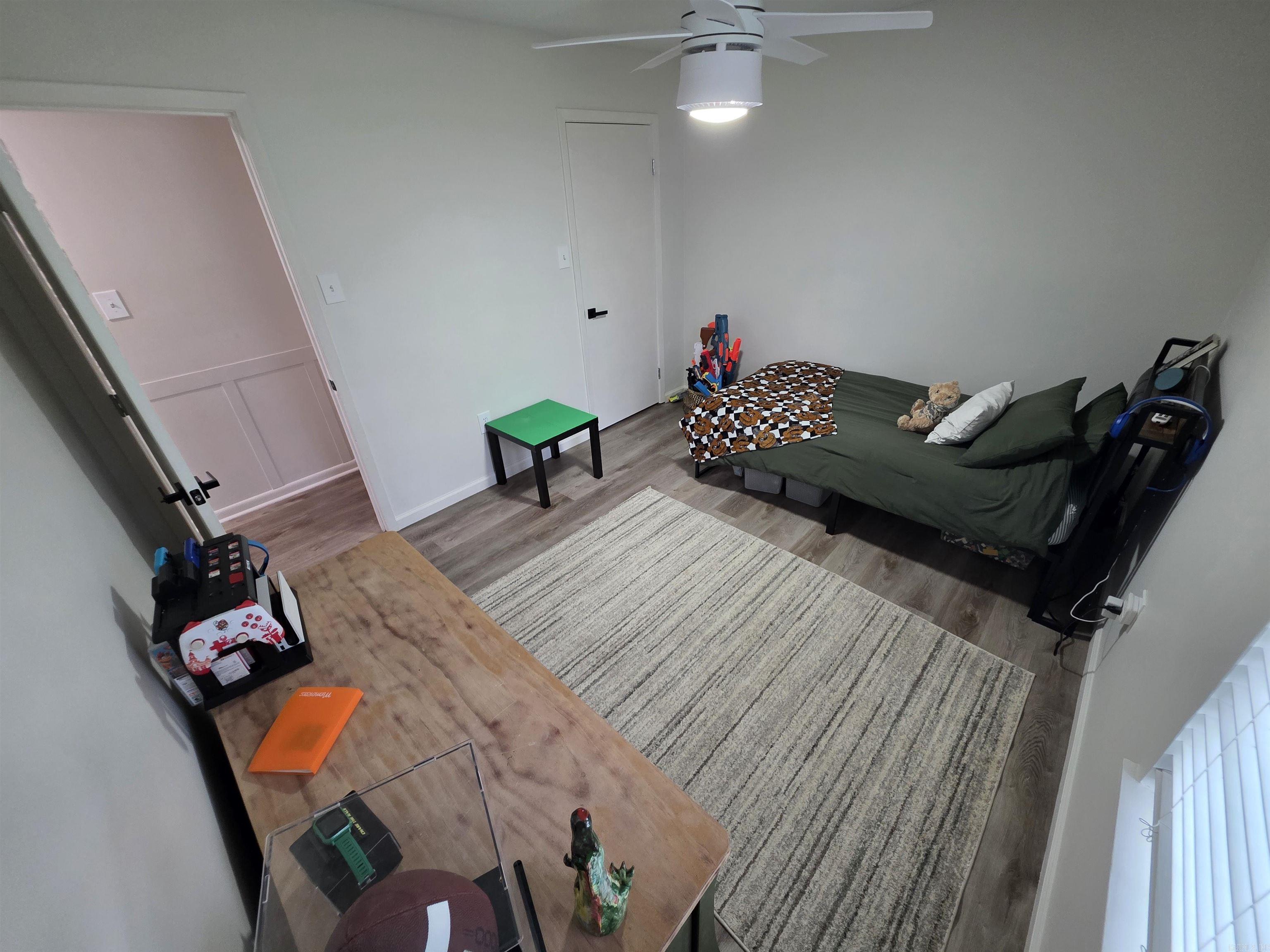 LEISURE VALLEY OAKS - Residential