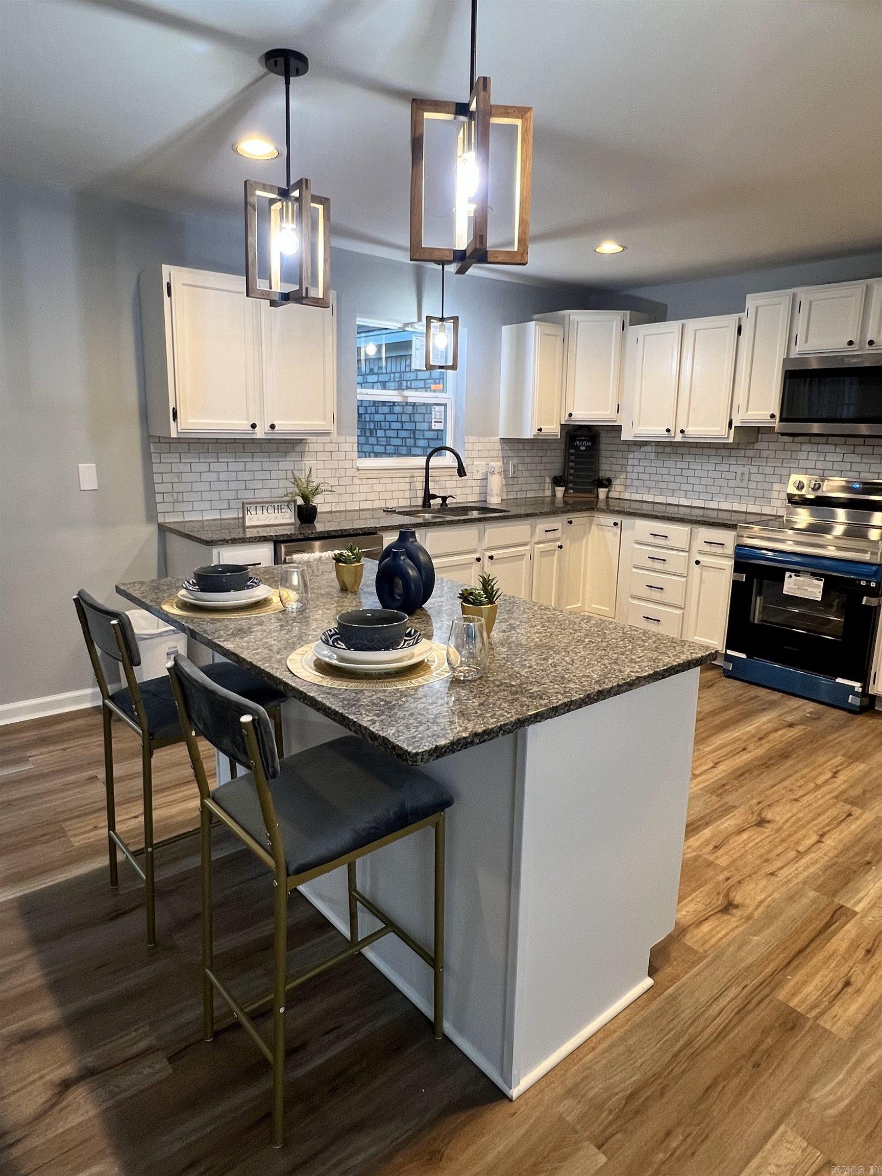 OAK LAWN ESTATES - Residential