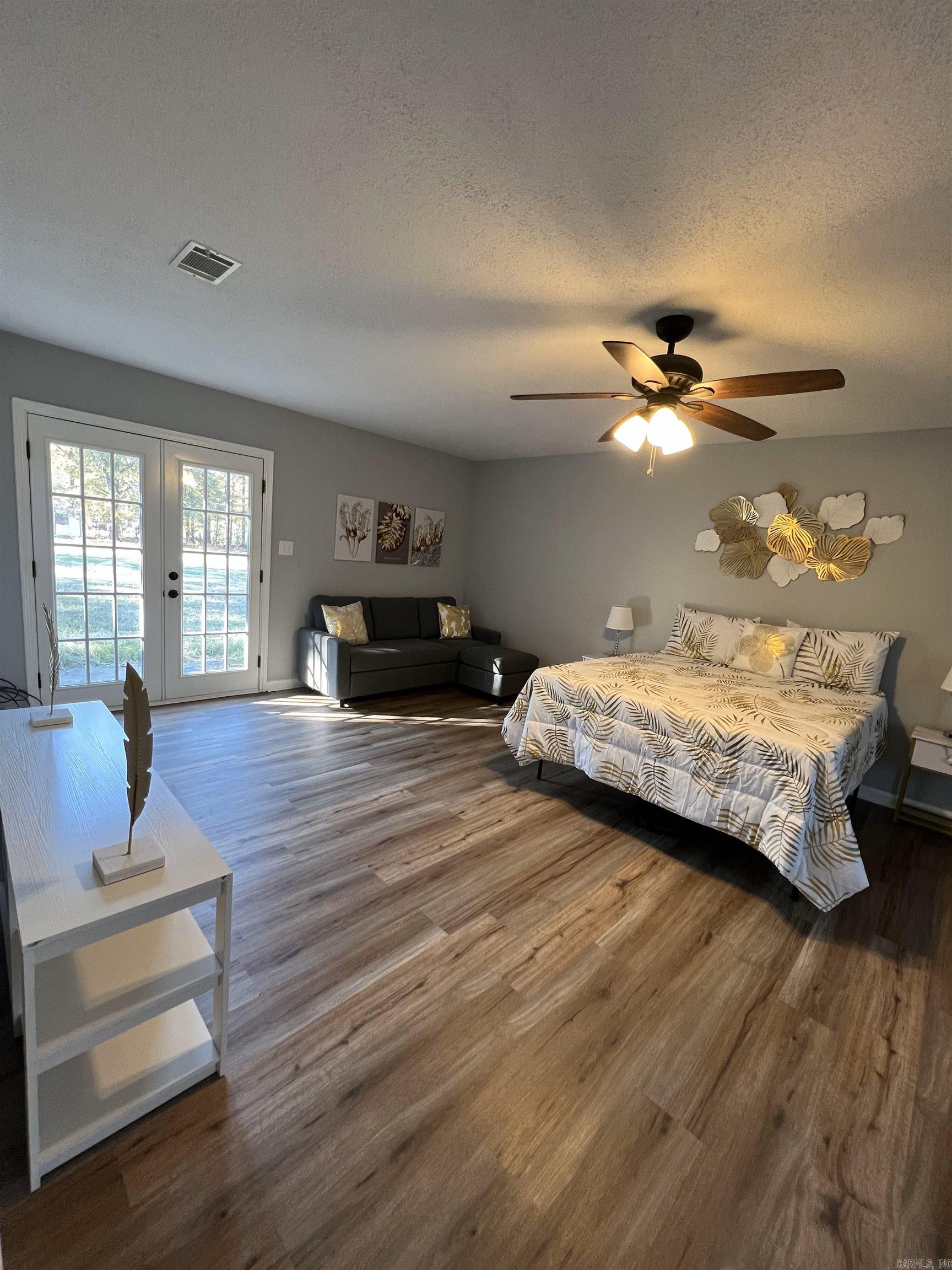 OAK LAWN ESTATES - Residential