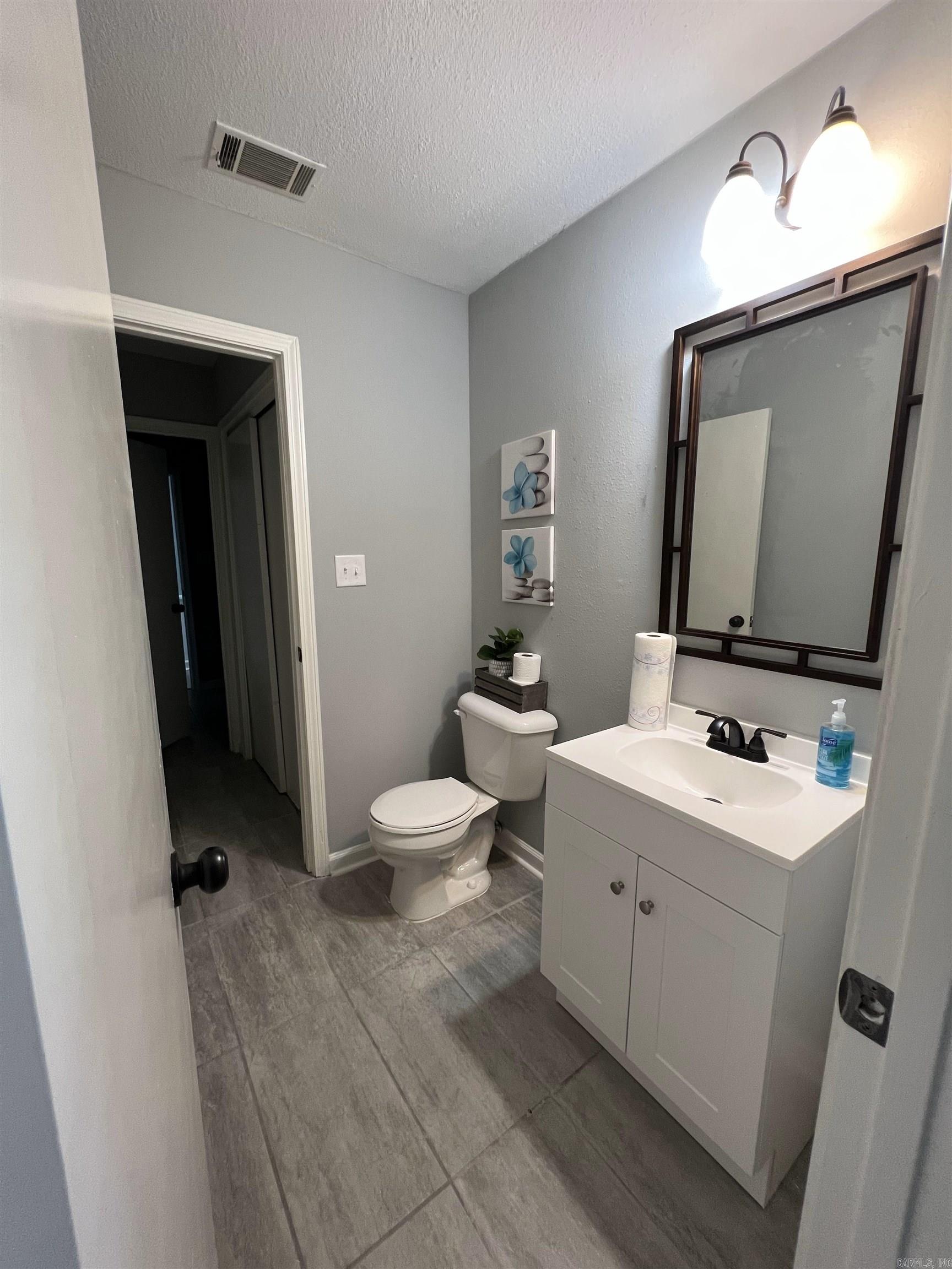 OAK LAWN ESTATES - Residential