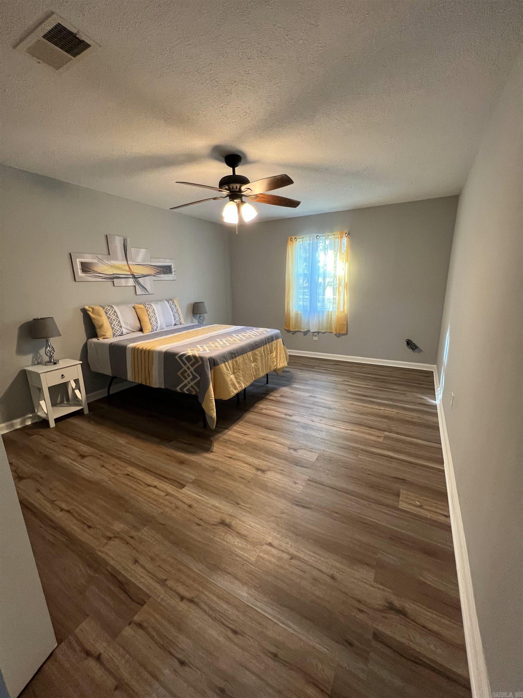 OAK LAWN ESTATES - Residential