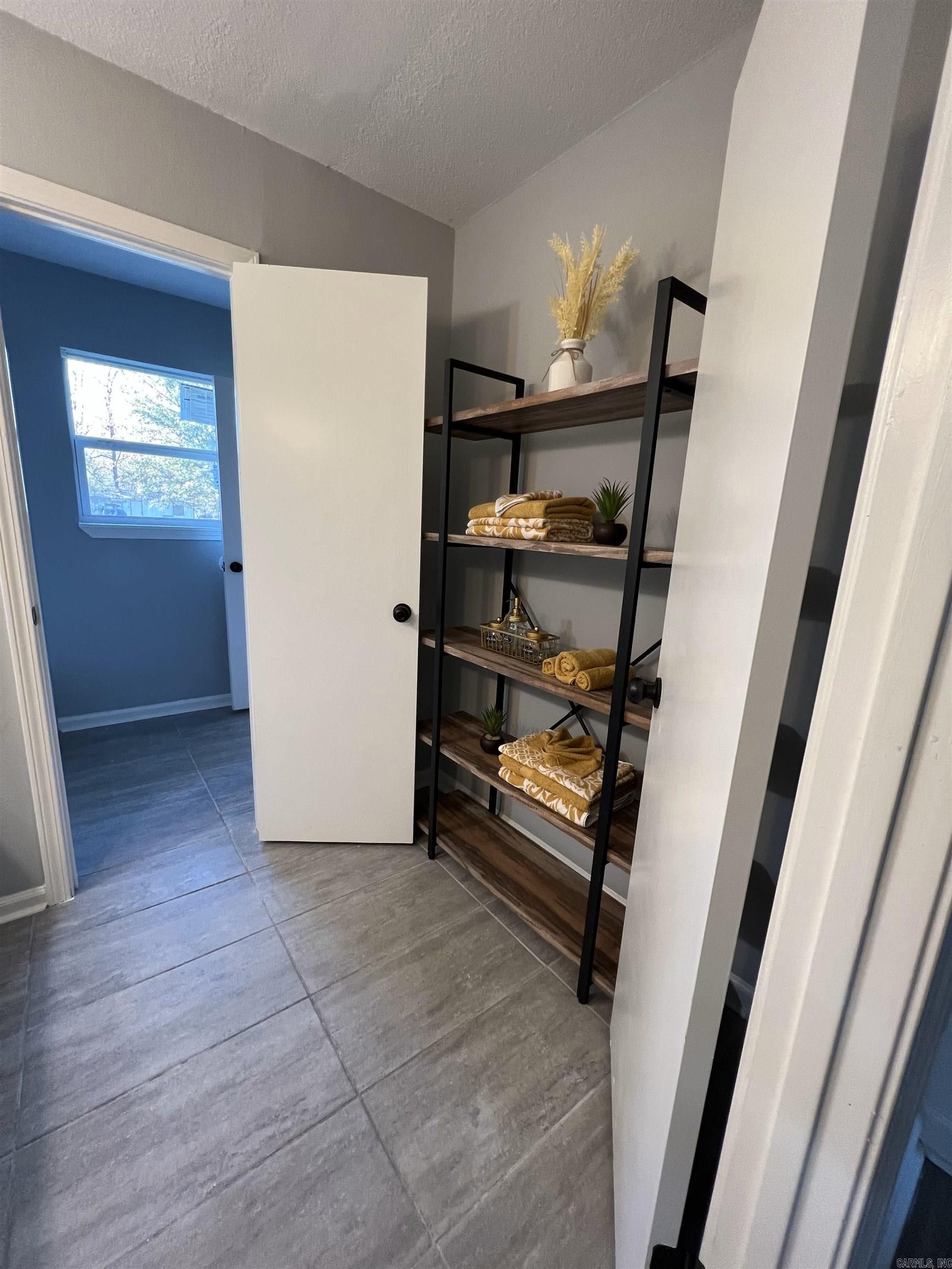 OAK LAWN ESTATES - Residential