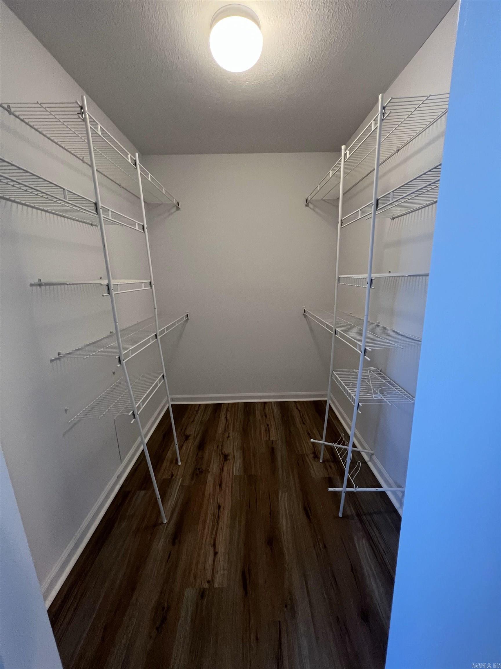 OAK LAWN ESTATES - Residential