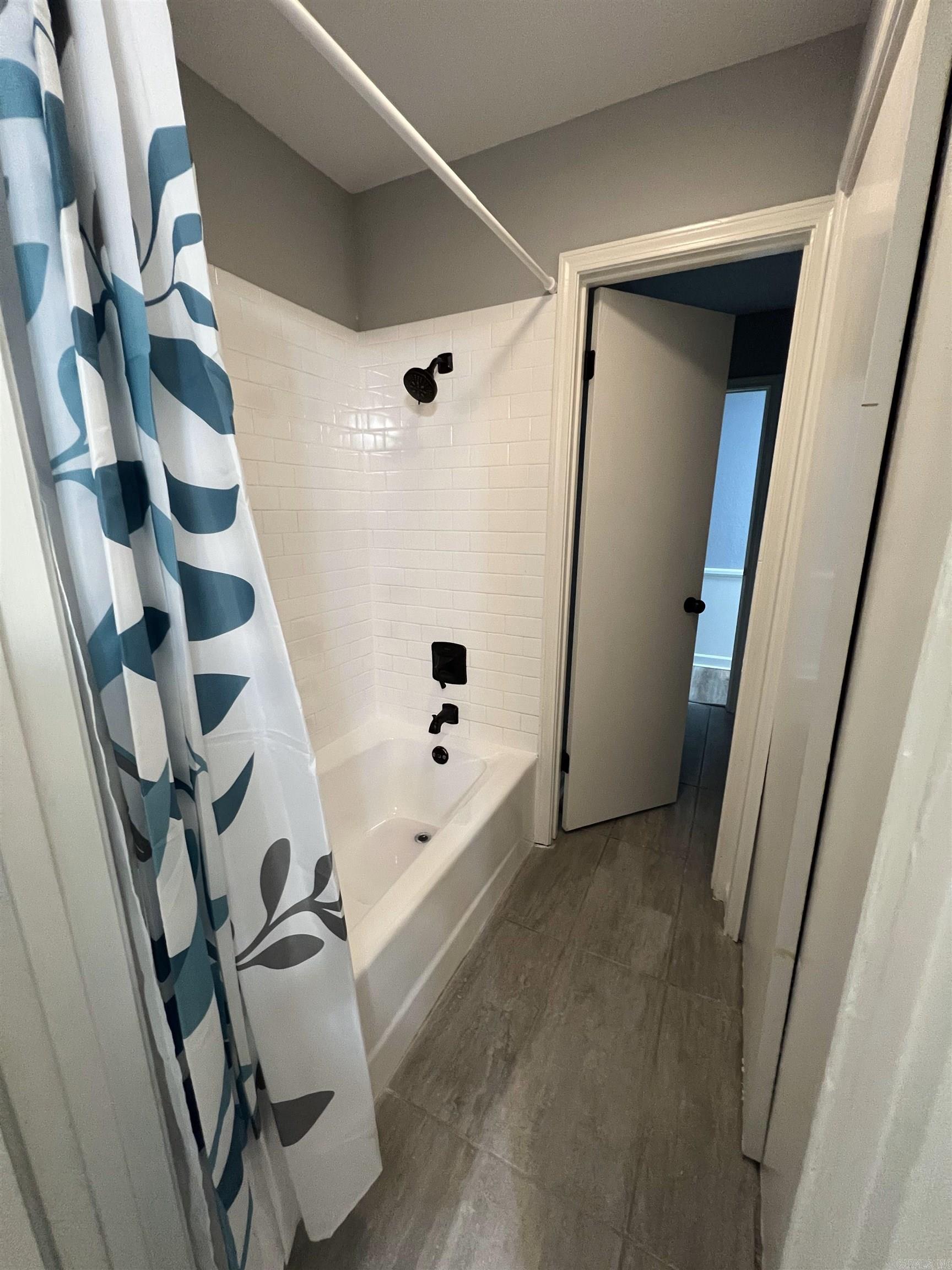 OAK LAWN ESTATES - Residential