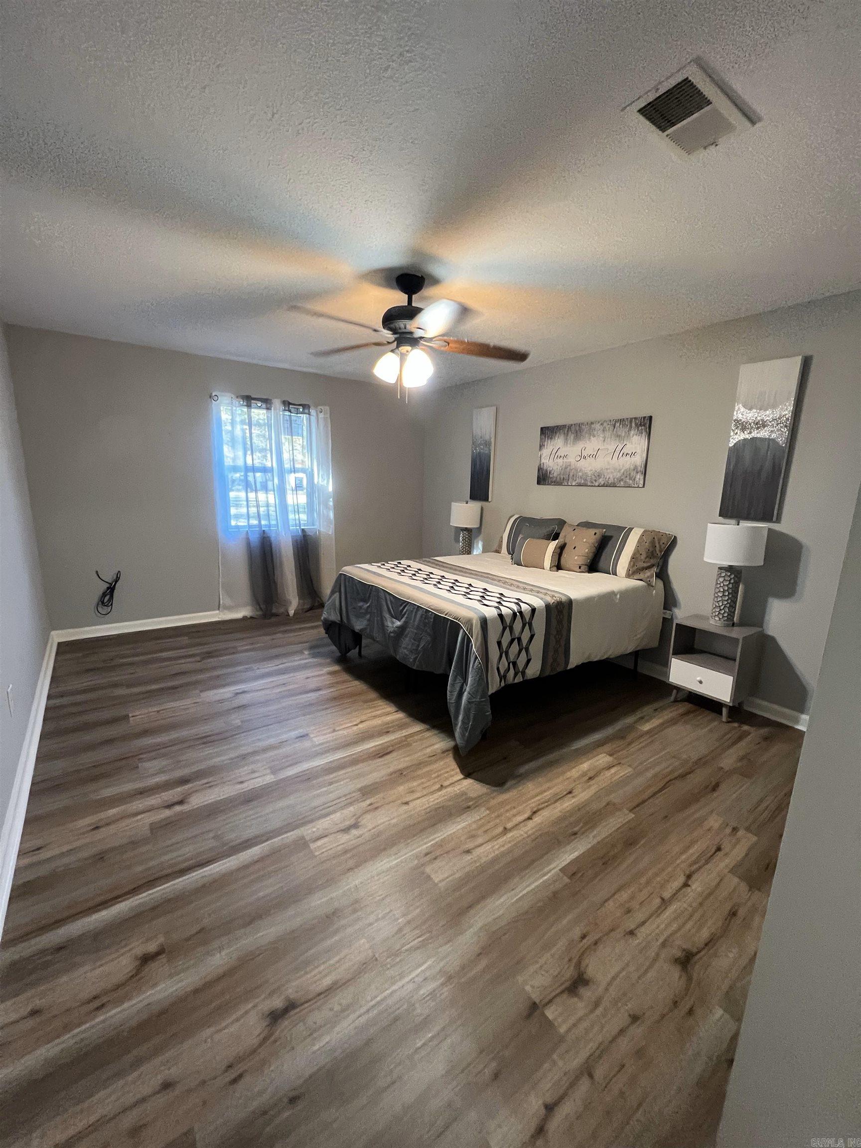 OAK LAWN ESTATES - Residential