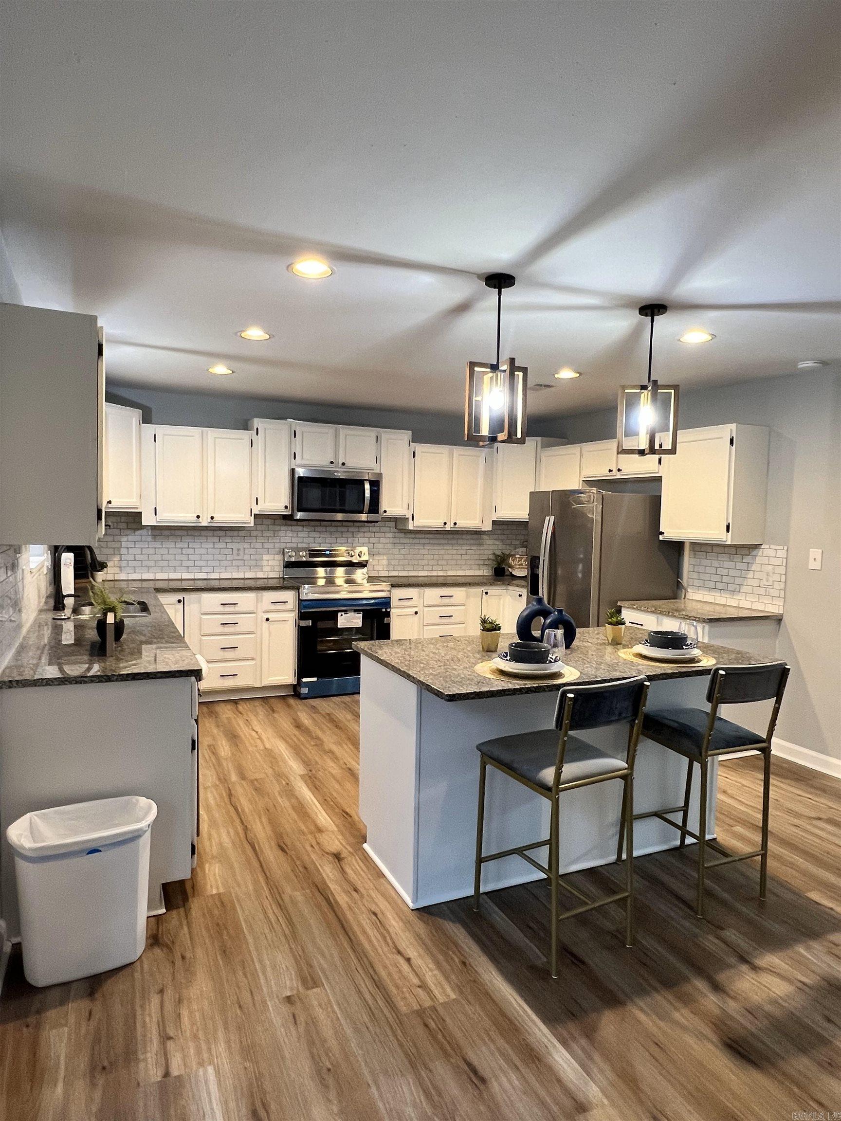 OAK LAWN ESTATES - Residential