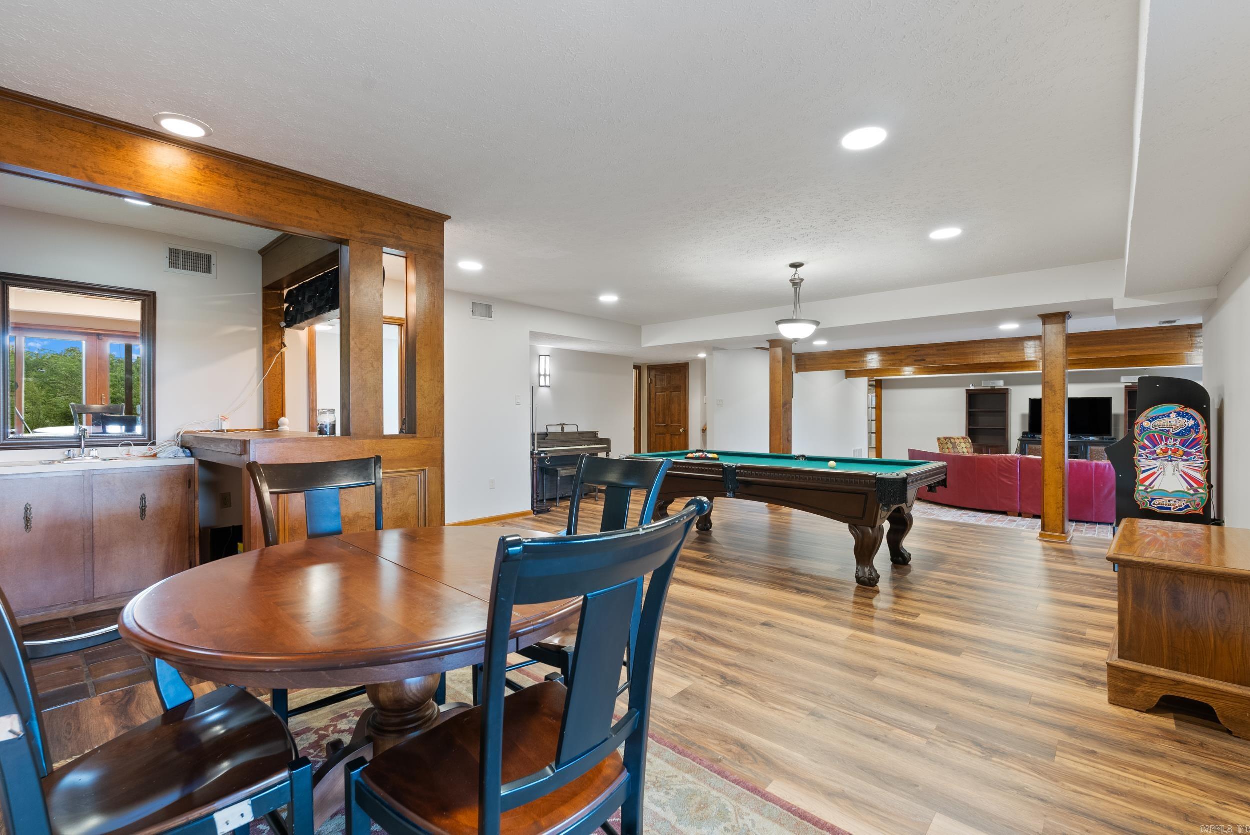 MEADOW RIDGE ESTATES - Residential