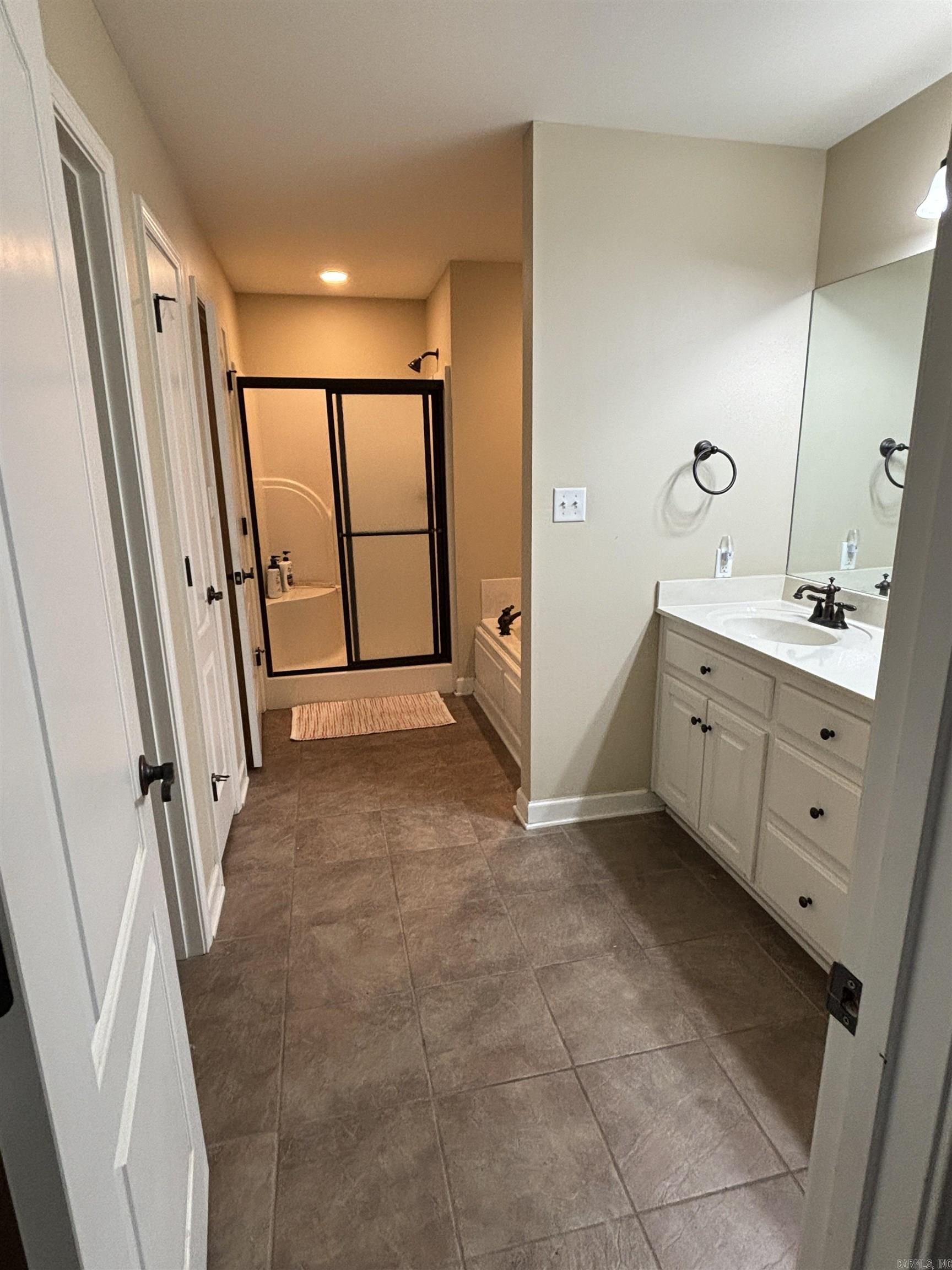 THE OAKS - Residential