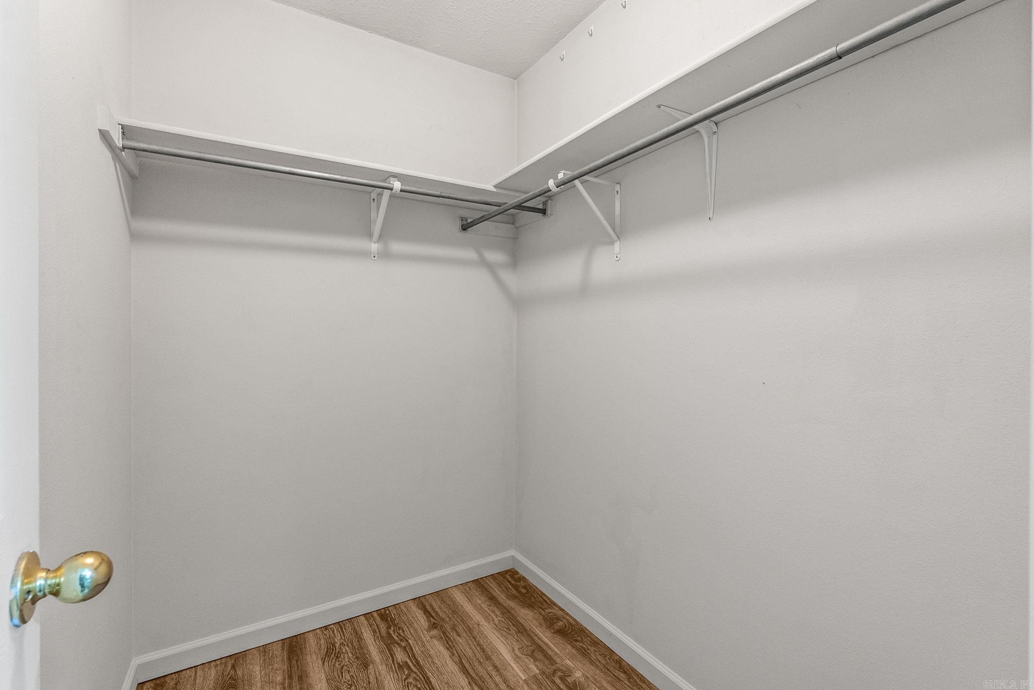 HUNTERS RUN - Residential