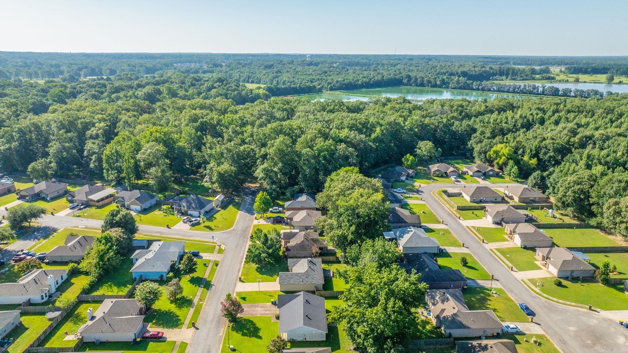 HUNTERS RUN - Residential