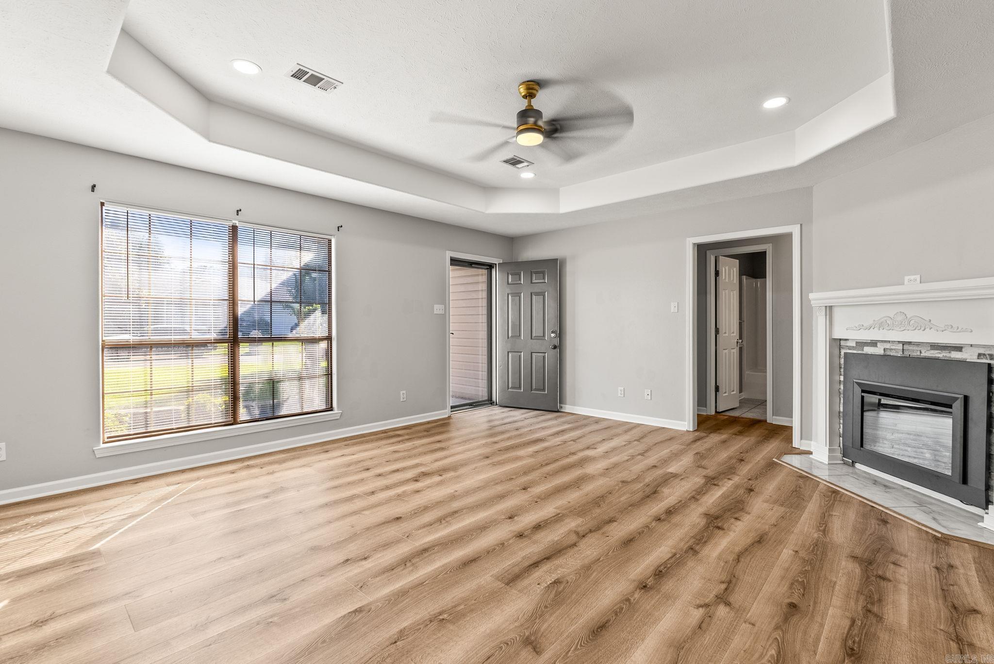 HUNTERS RUN - Residential