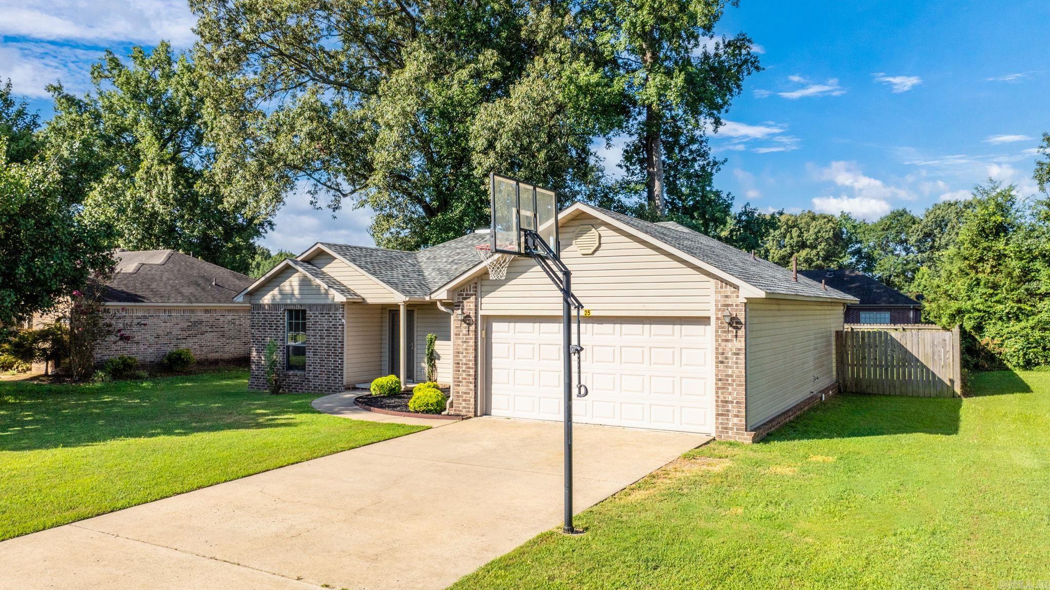 HUNTERS RUN - Residential