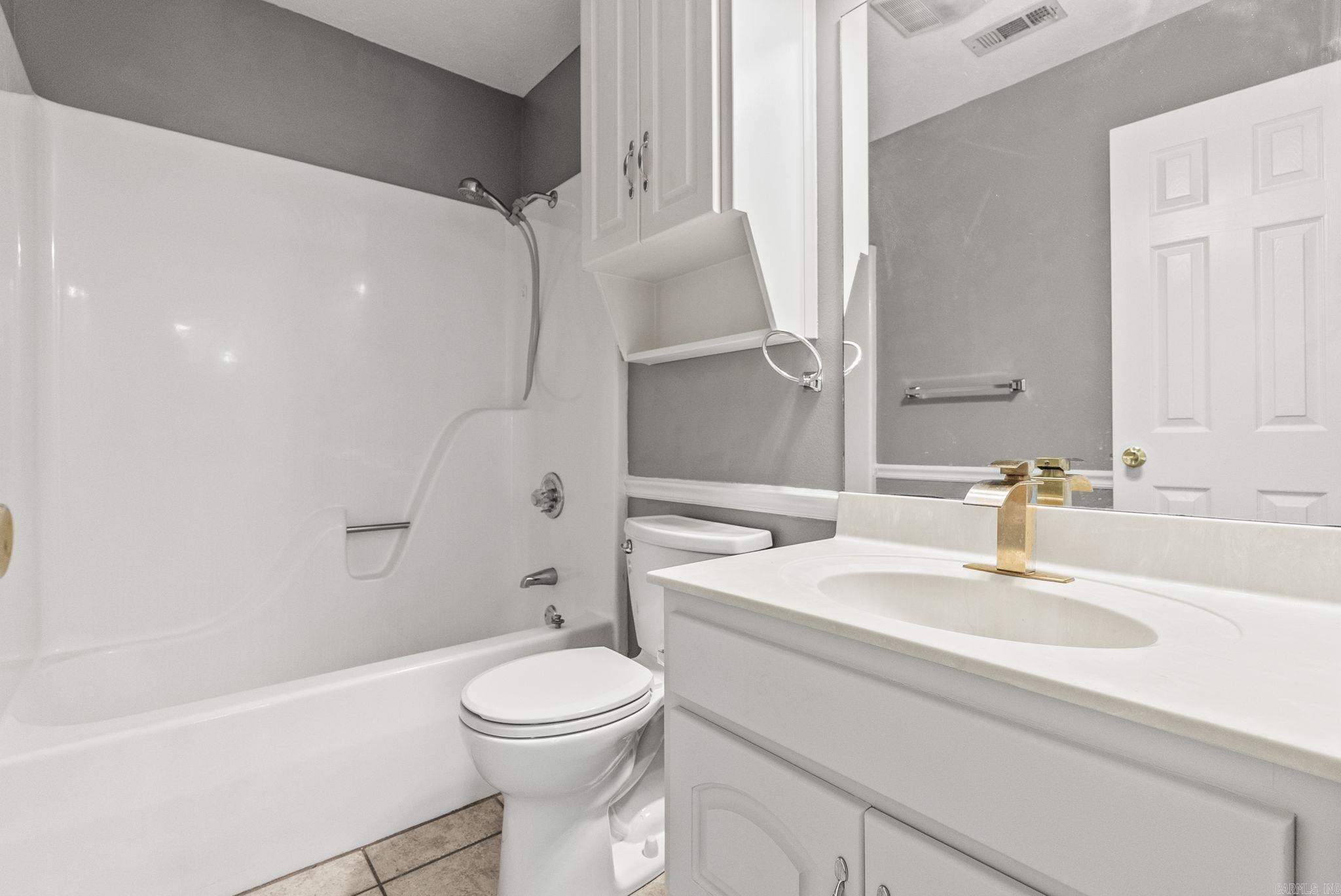 HUNTERS RUN - Residential