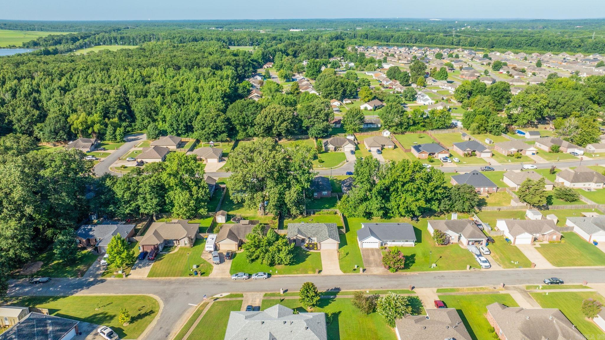 HUNTERS RUN - Residential