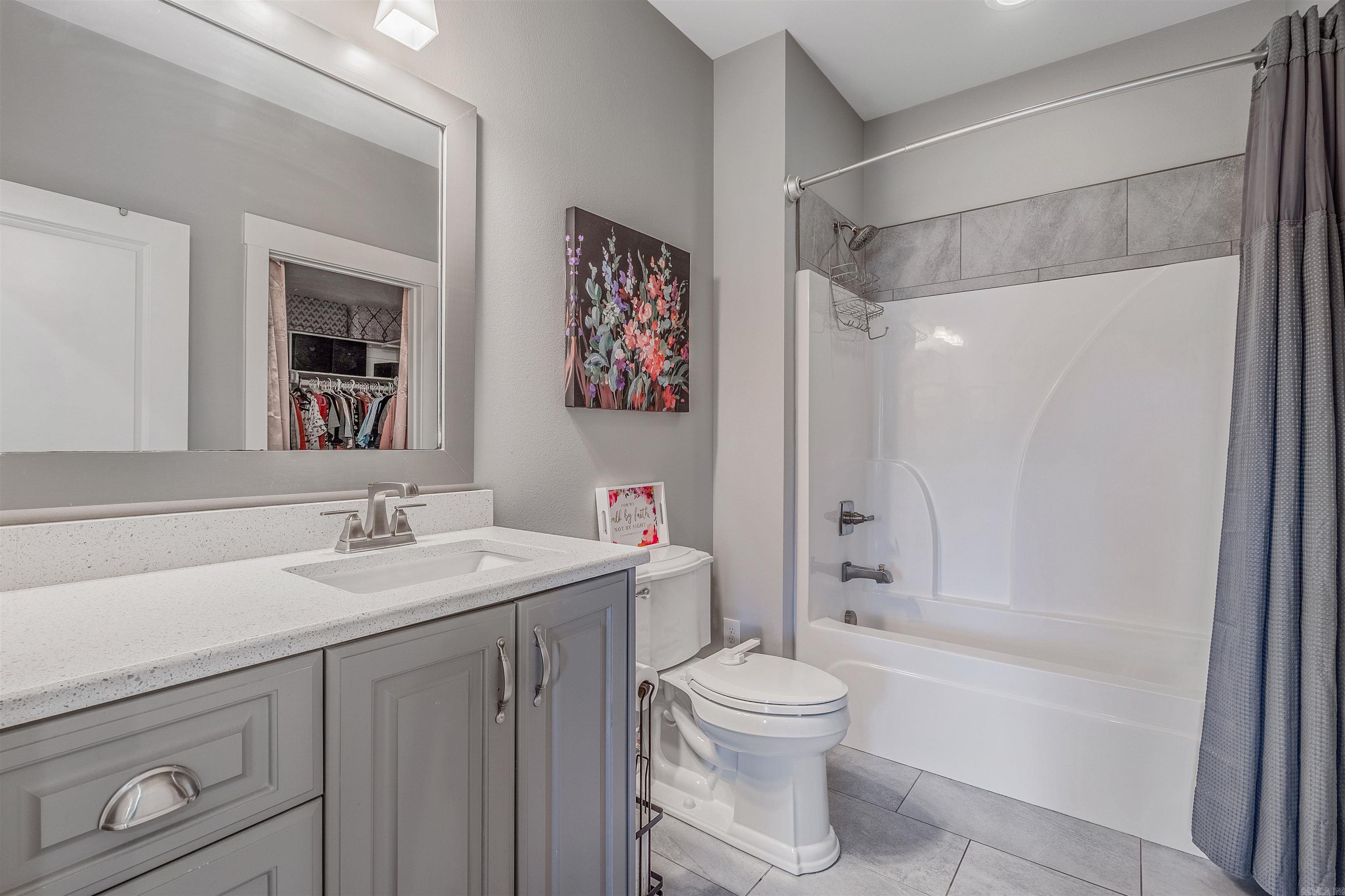 OLDE SALEM TOWNSHIP - Residential