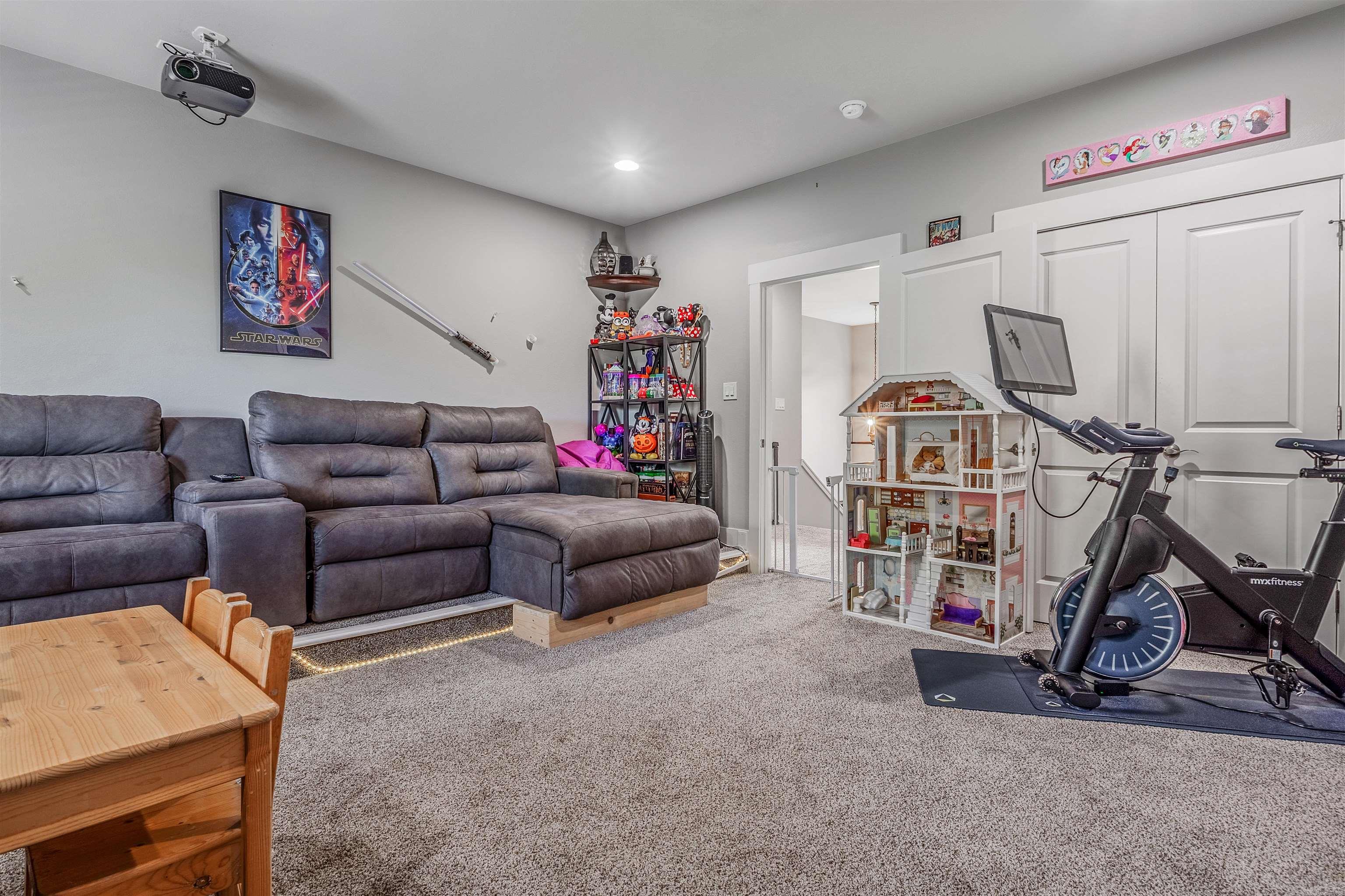 OLDE SALEM TOWNSHIP - Residential