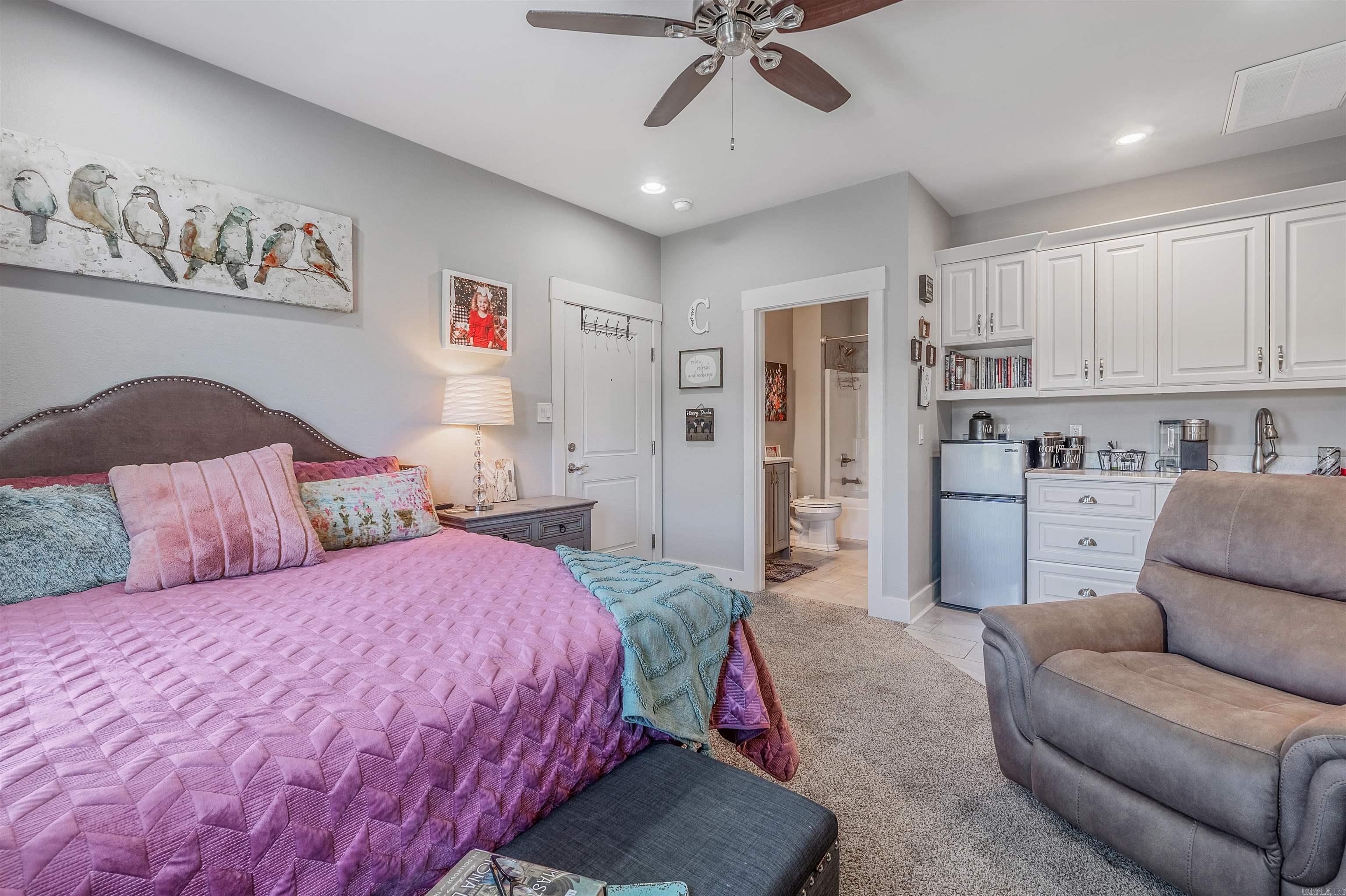 OLDE SALEM TOWNSHIP - Residential