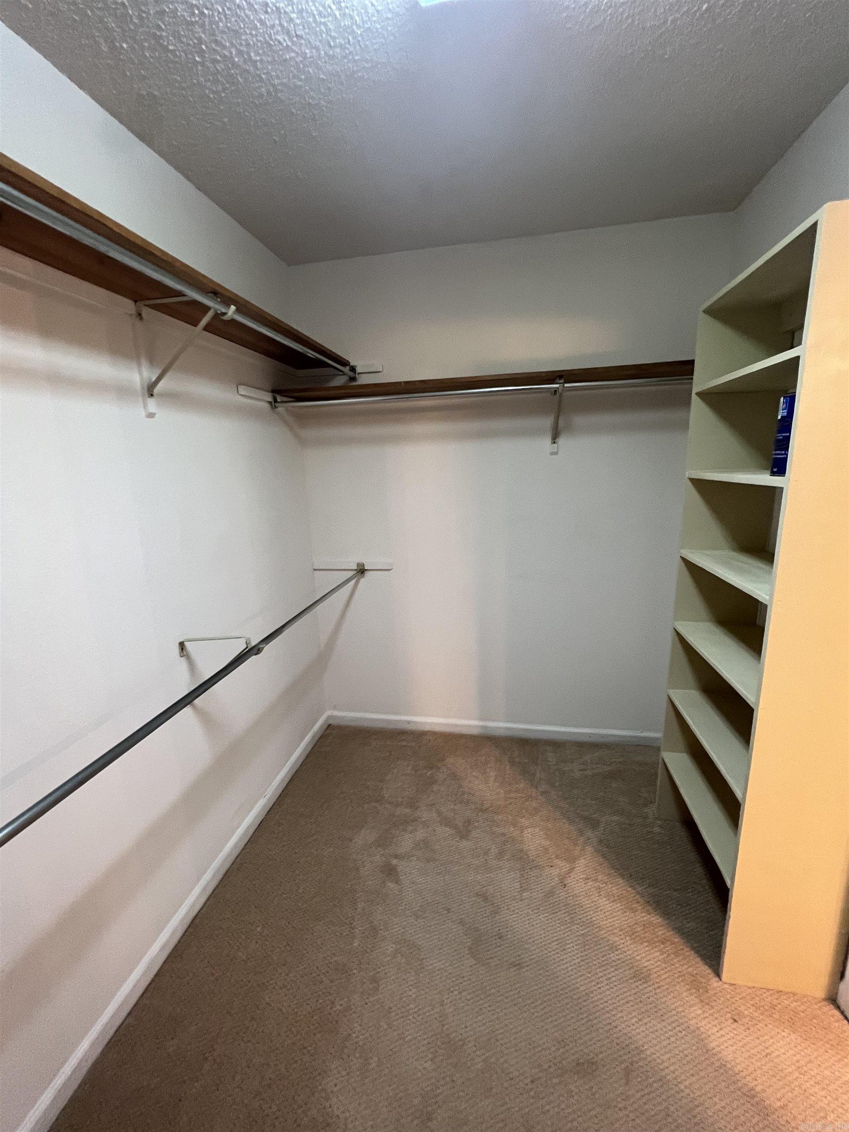 FOXWOOD J - Residential