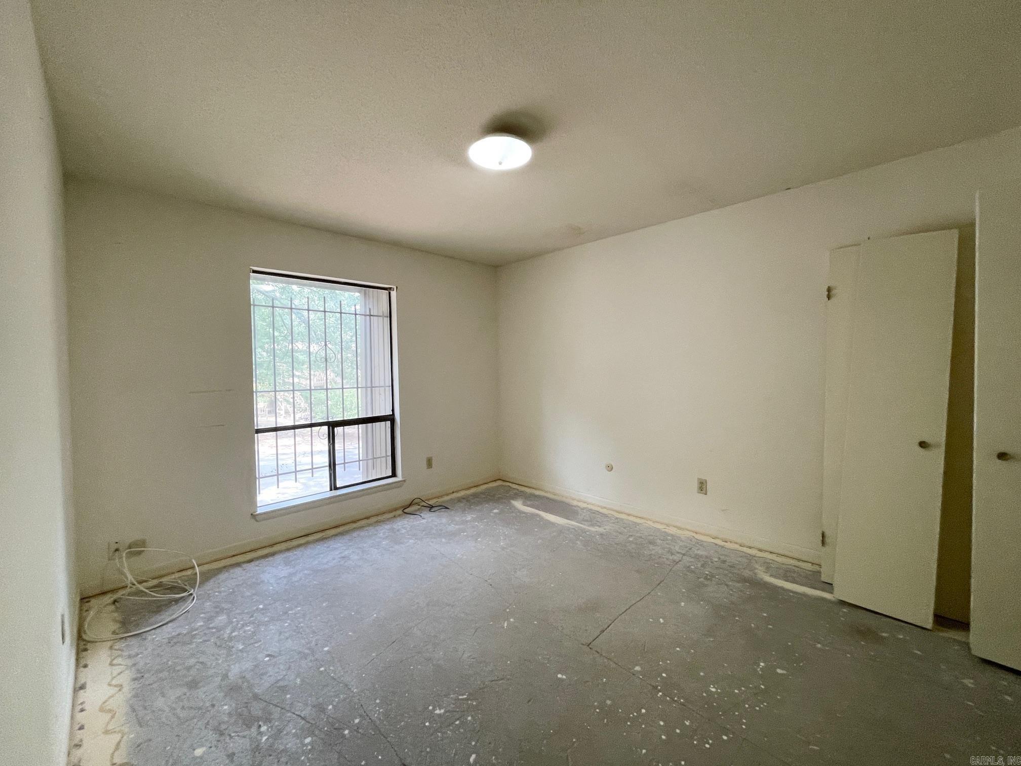 FOREST HILL COND - Residential