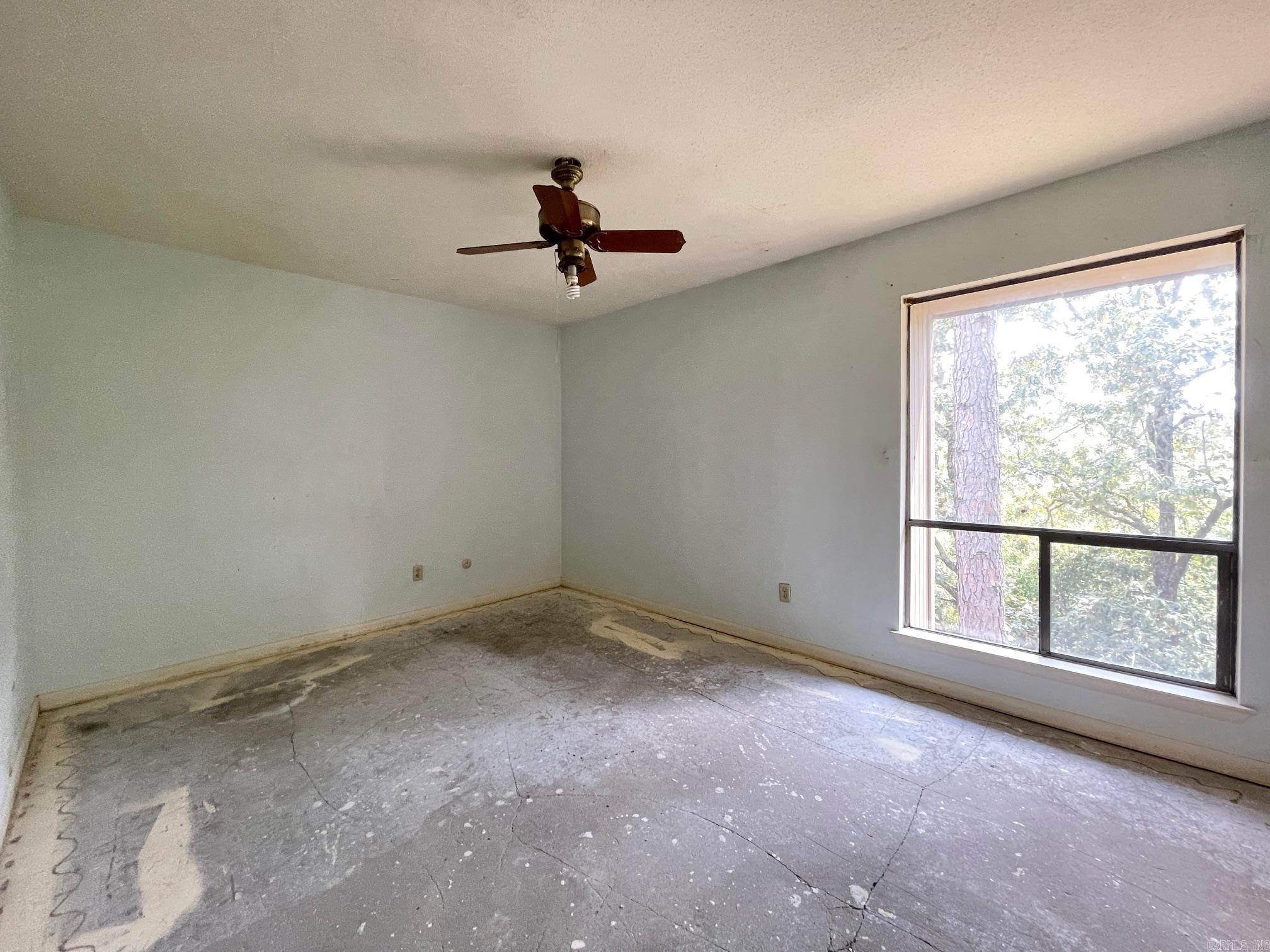 FOREST HILL COND - Residential