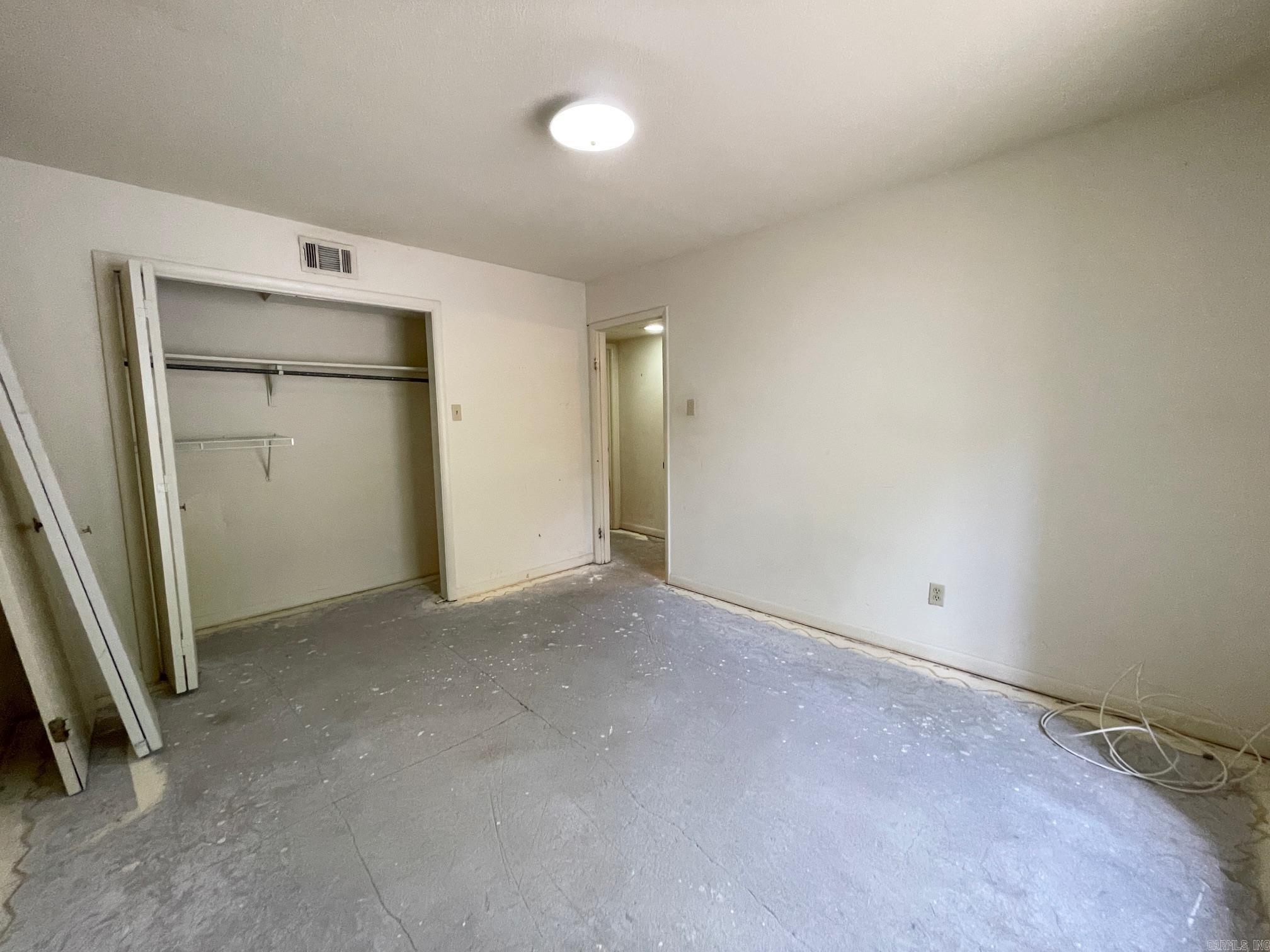 FOREST HILL COND - Residential