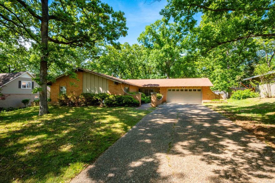 Fabulous opportunity to live in Pleasant Valley!  Don't miss this one story, move in ready home with two living spaces and whole house generator!  Out back is a wonderful deck and patio for relaxation or entertaining.  Fully fenced and surrounded with trees, you can have your own private oasis. Open Sunday 2-4pm. Come see!