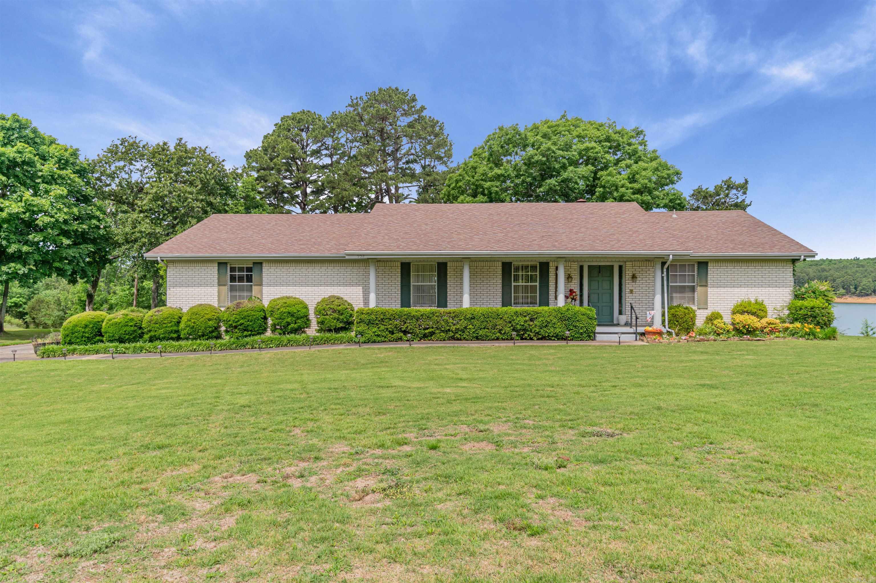NAPLE HEIGHTS - LAKE - Residential
