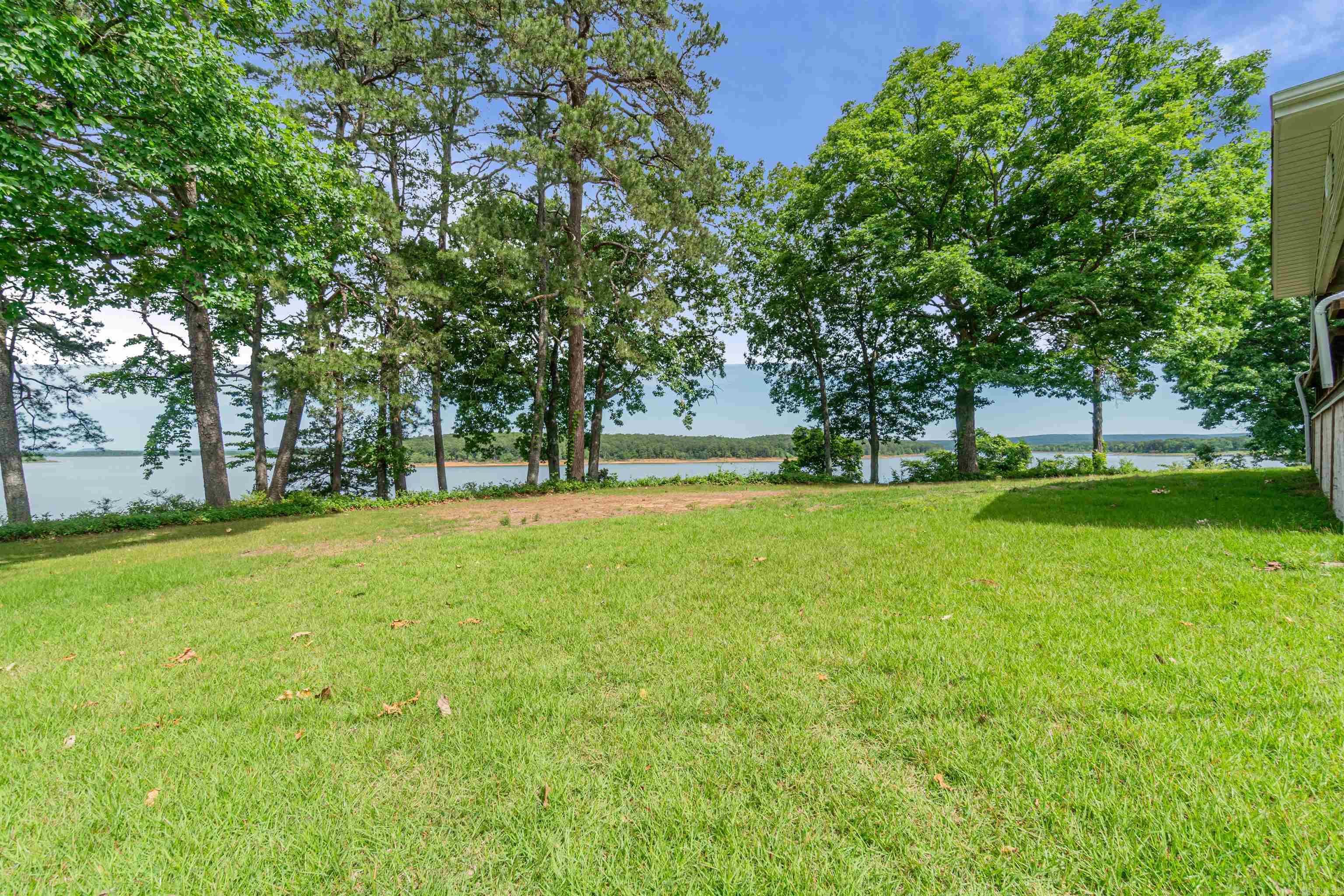 NAPLE HEIGHTS - LAKE - Residential
