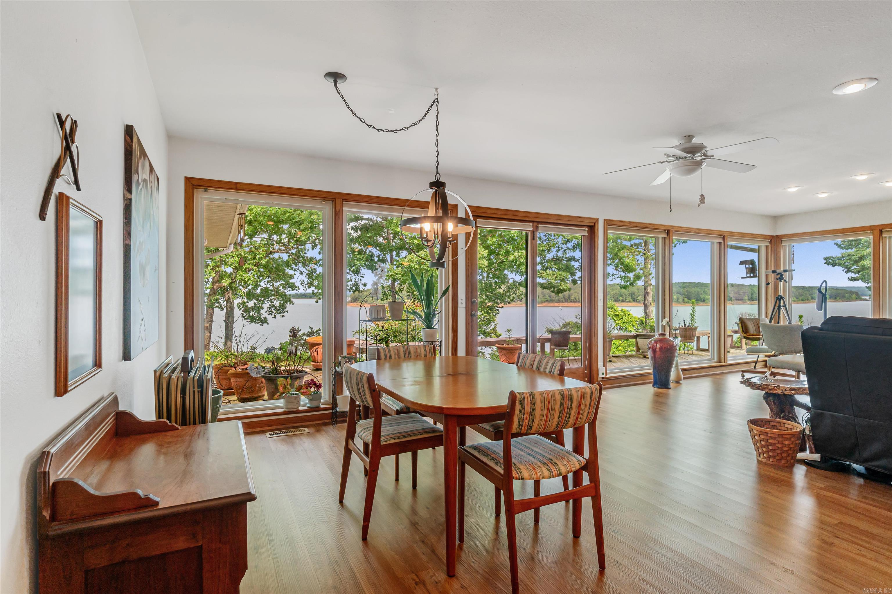 NAPLE HEIGHTS - LAKE - Residential
