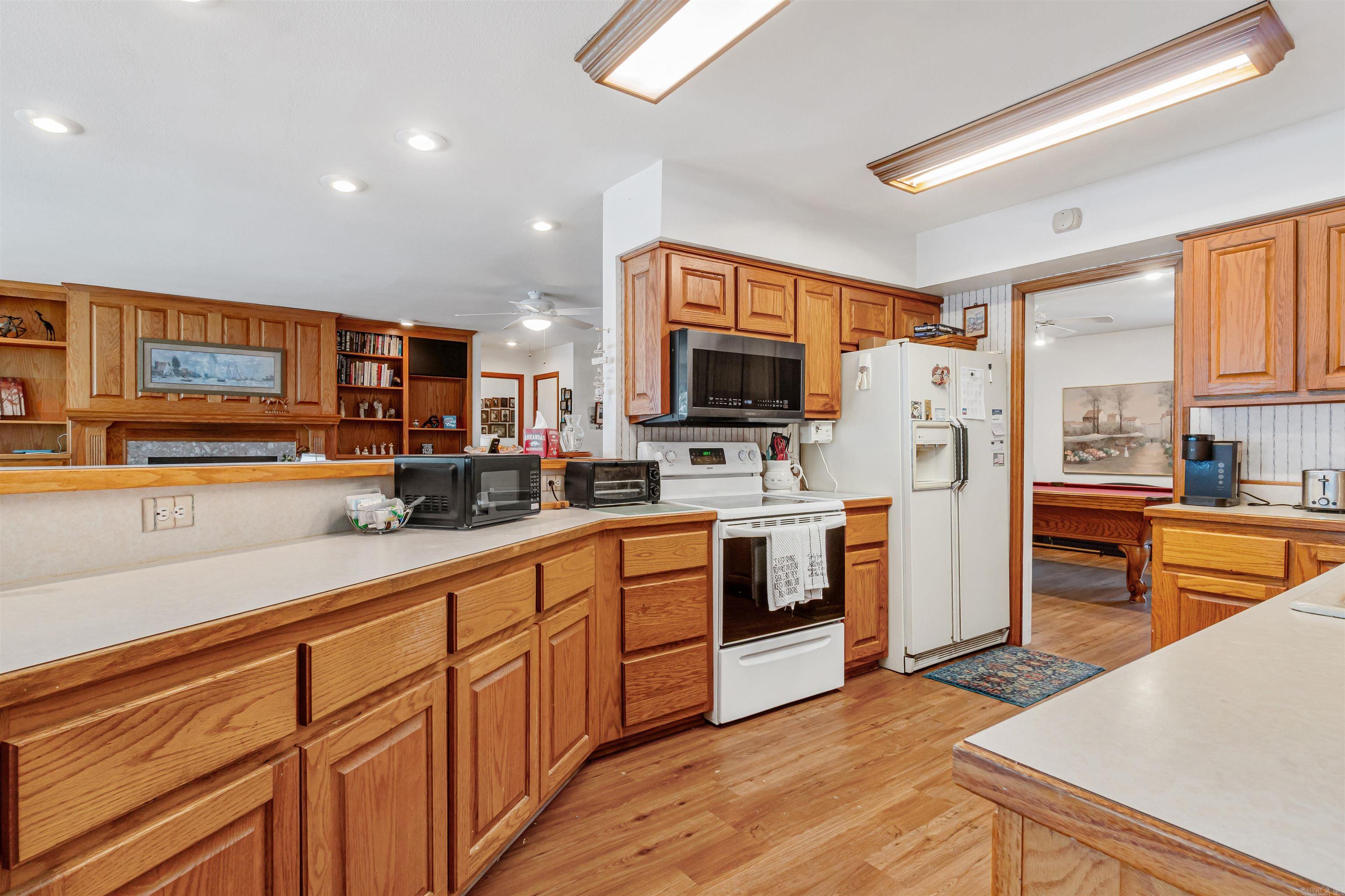 NAPLE HEIGHTS - LAKE - Residential