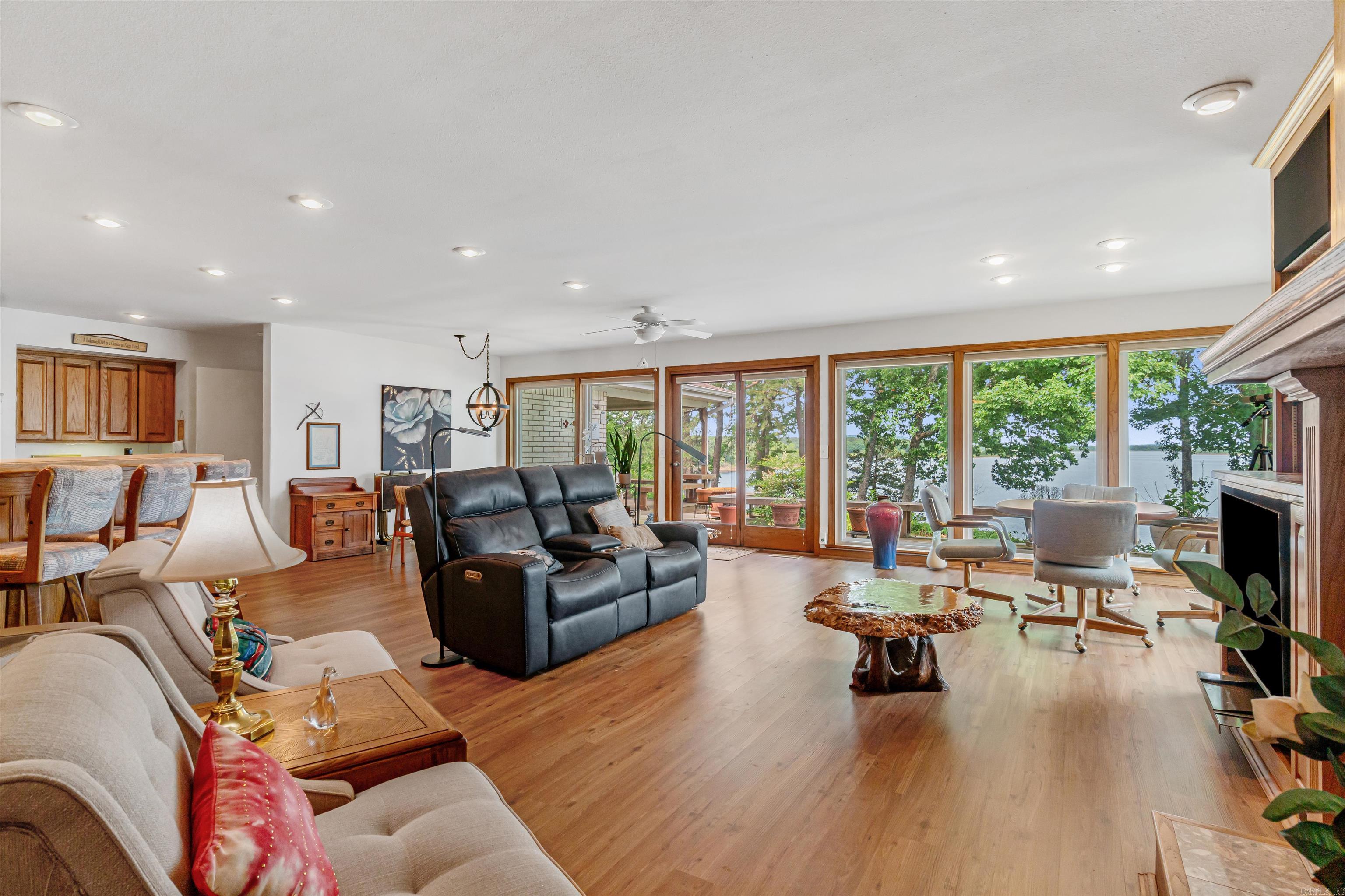 NAPLE HEIGHTS - LAKE - Residential