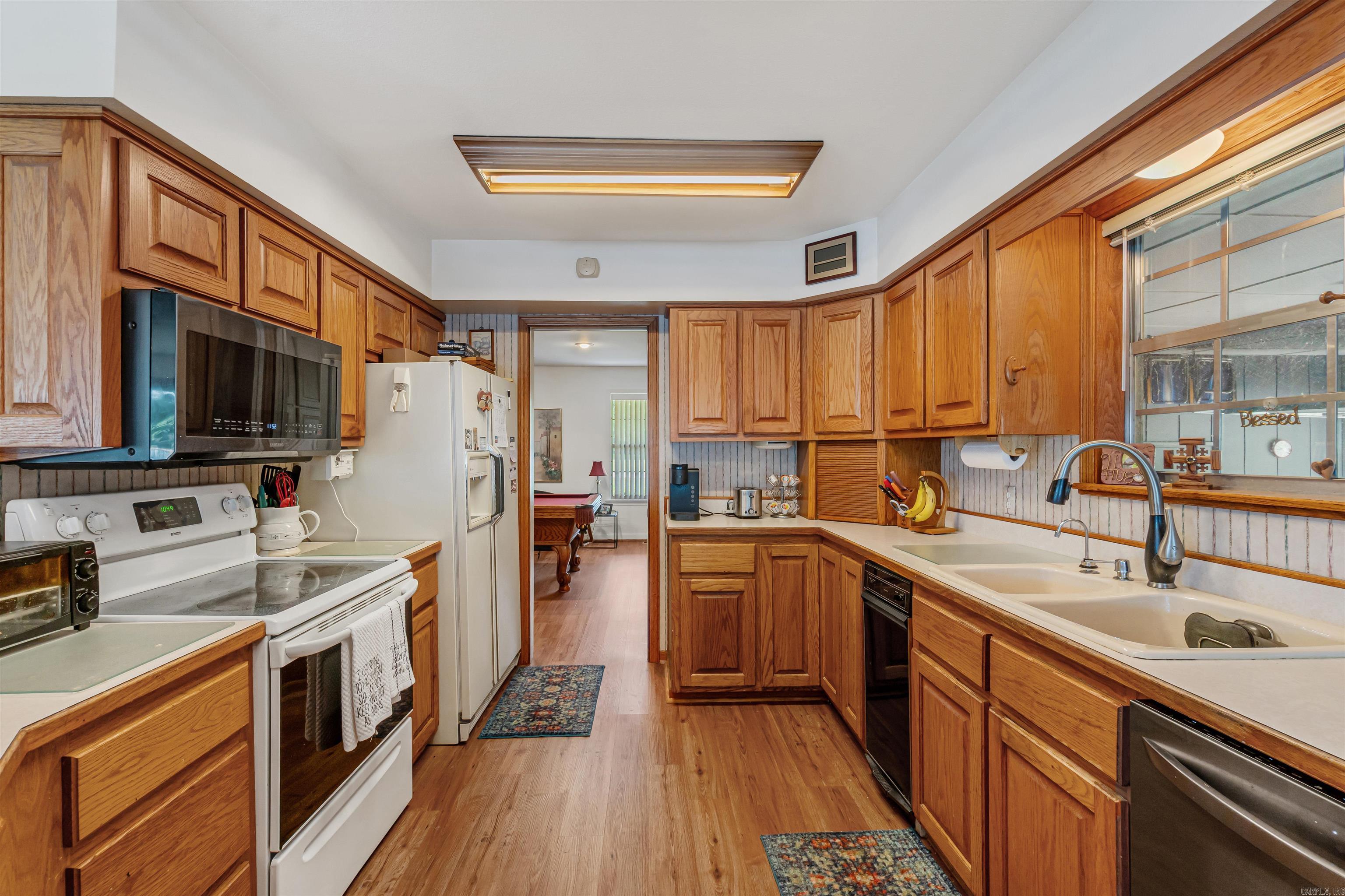 NAPLE HEIGHTS - LAKE - Residential