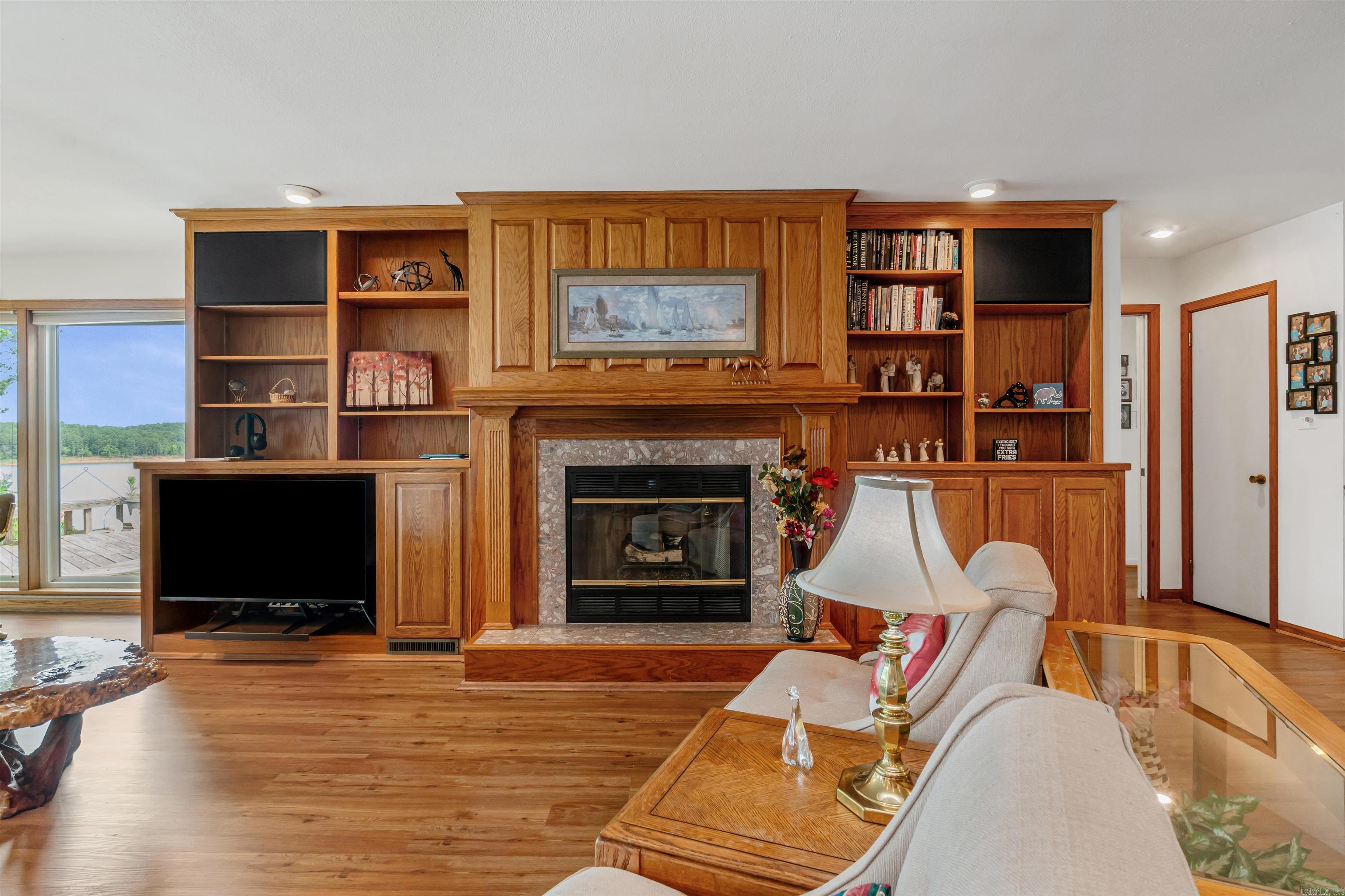 NAPLE HEIGHTS - LAKE - Residential
