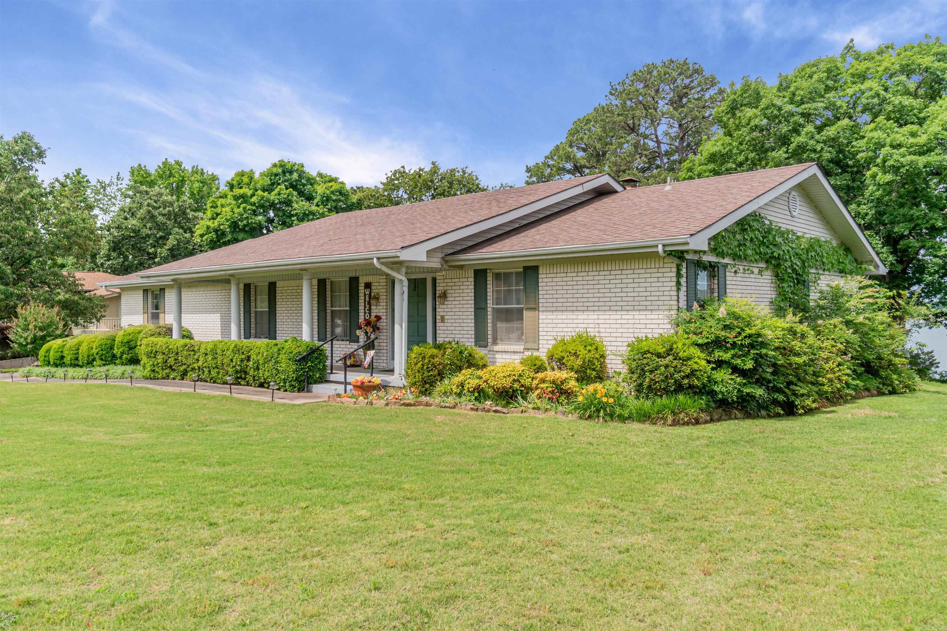 NAPLE HEIGHTS - LAKE - Residential