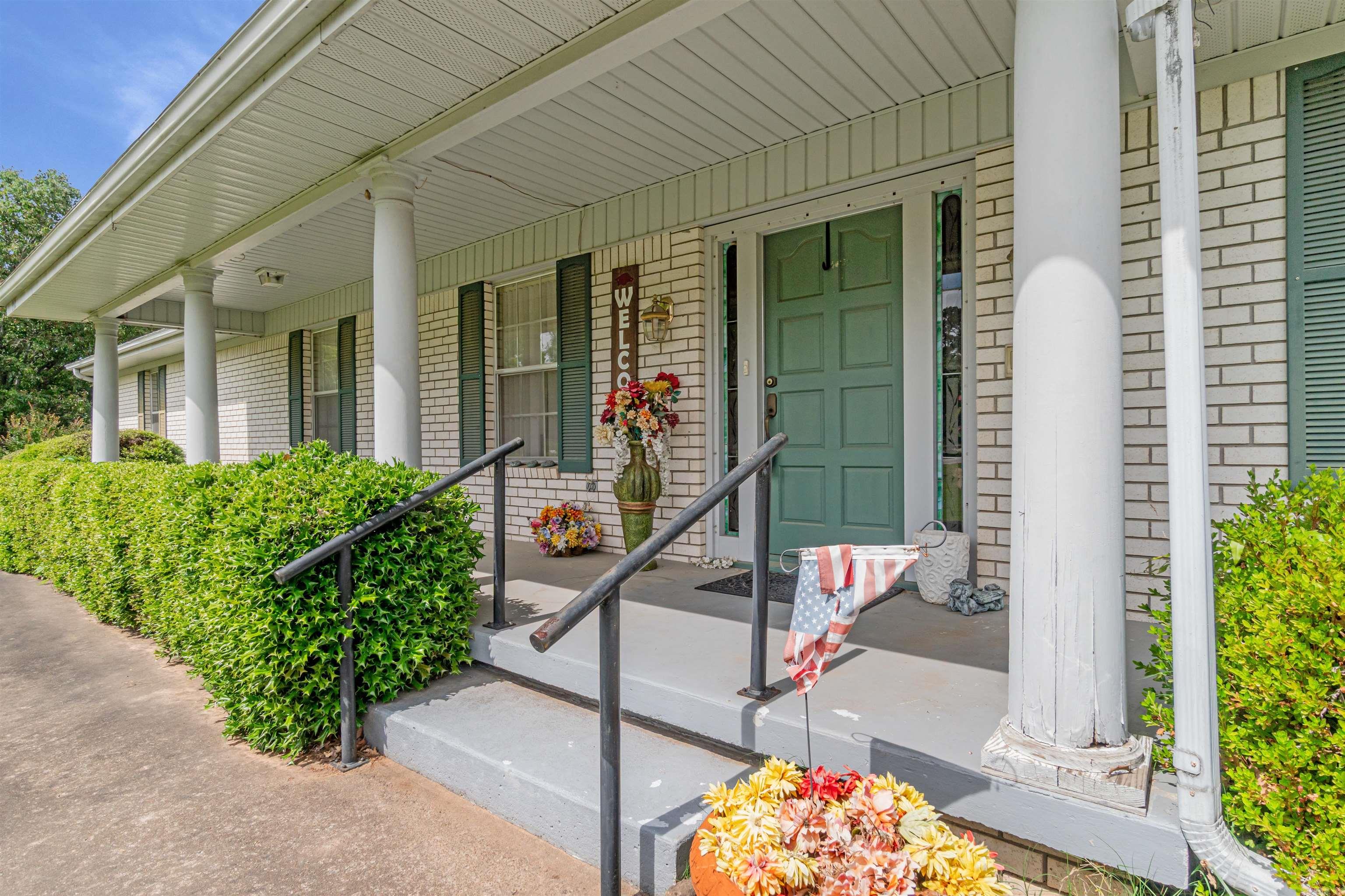 NAPLE HEIGHTS - LAKE - Residential