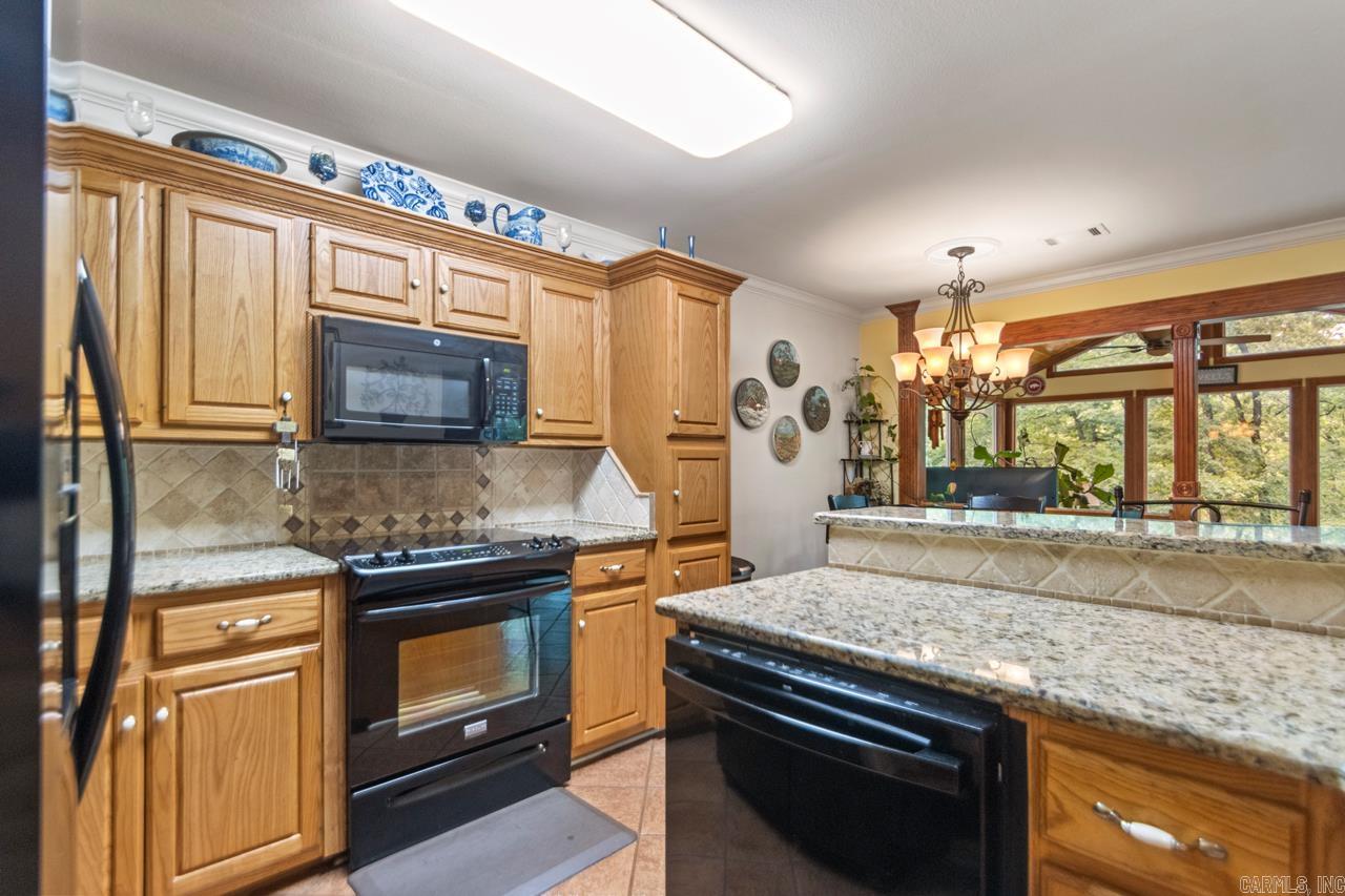 PEBBLE LAKE - Residential