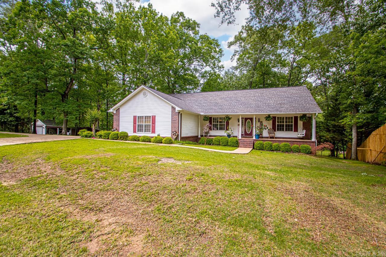 PEBBLE LAKE - Residential