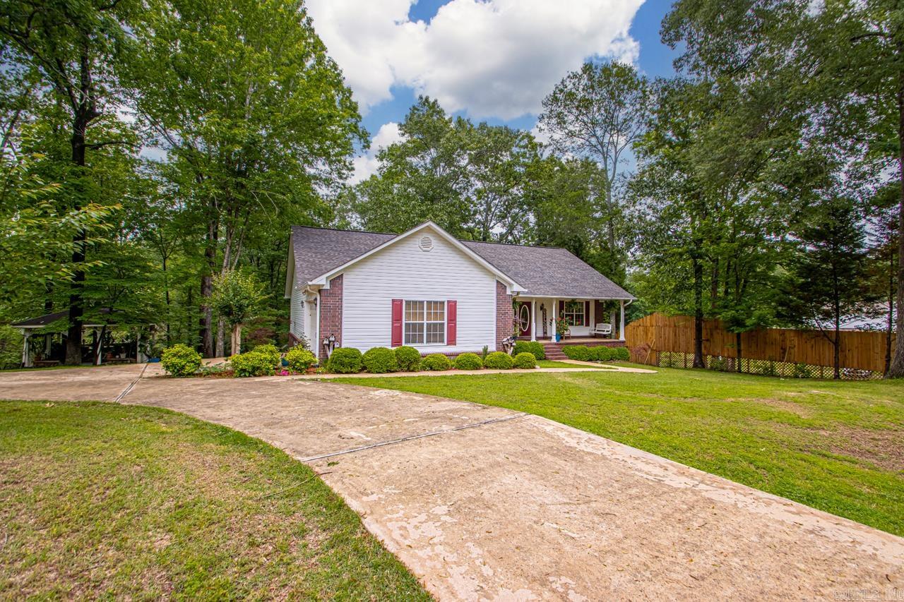 PEBBLE LAKE - Residential