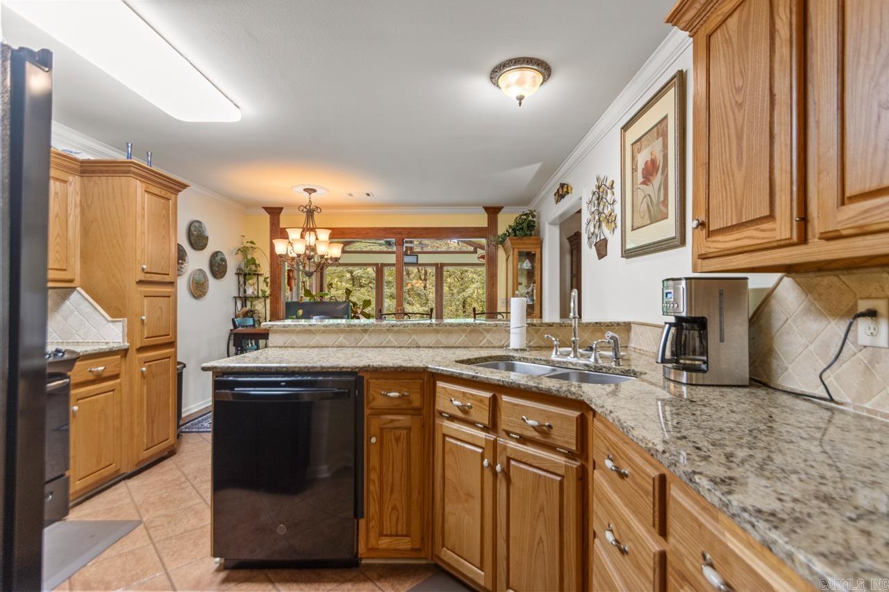 PEBBLE LAKE - Residential
